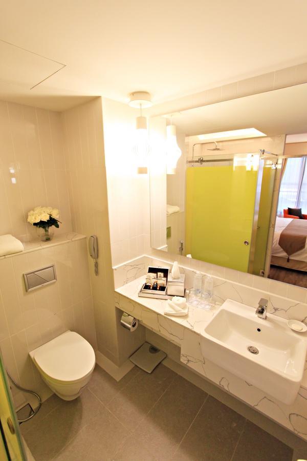 Midtown Khách sạn