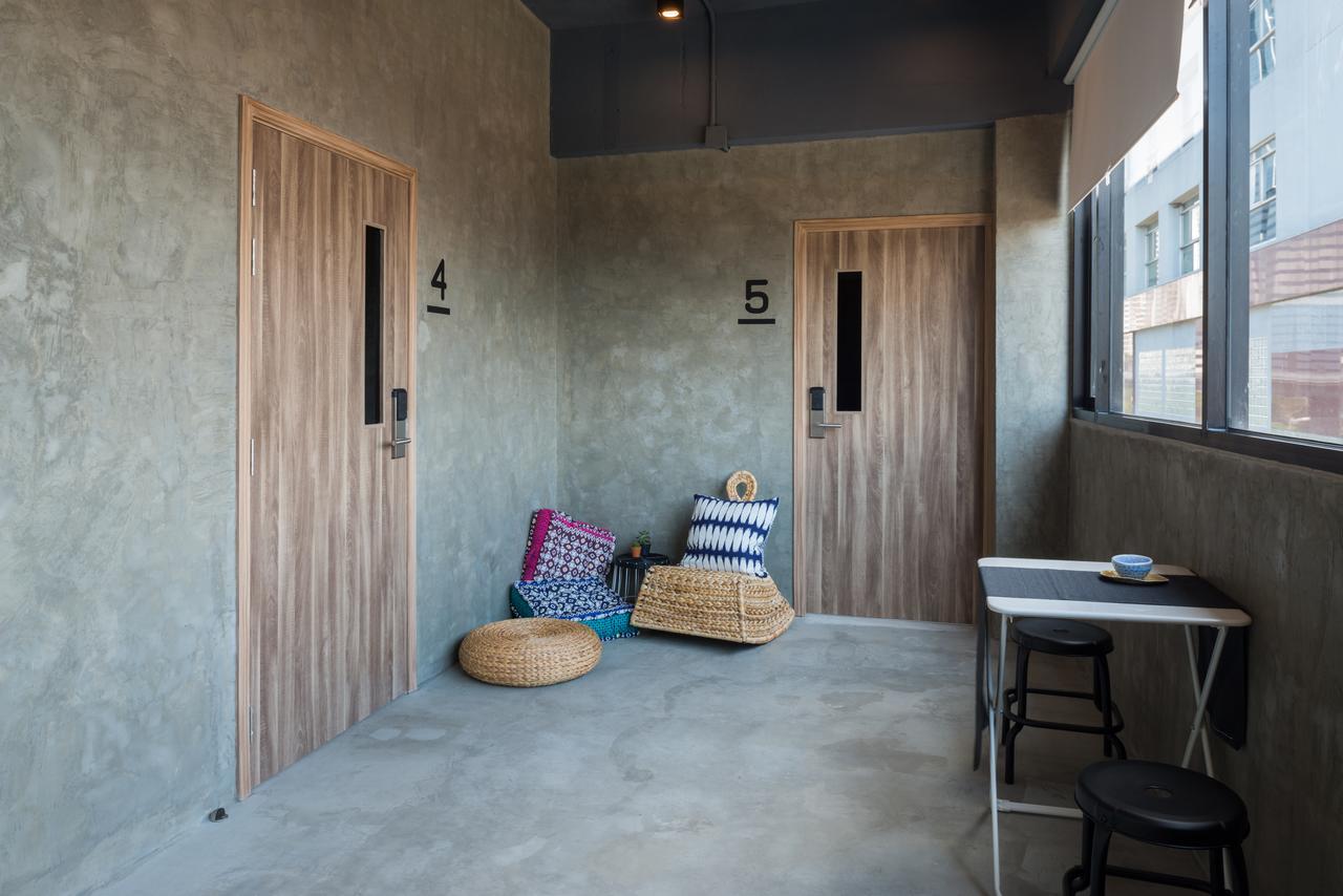 Yor Yak Capsule hotel
