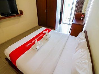 Nida Wongsawang 19 Plaza Bangkok