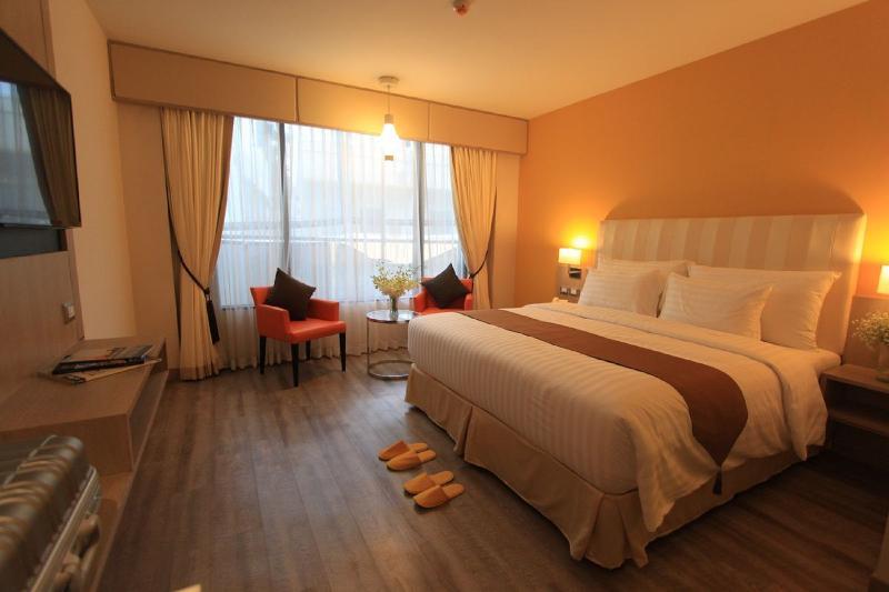 Midtown Khách sạn