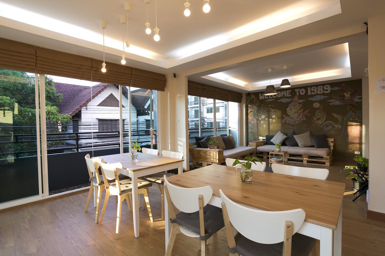 Hostel Small Space Cafe & Bangkok