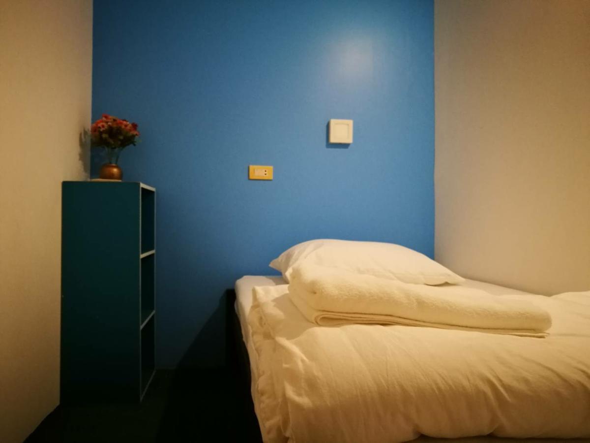 Hostel First 1 Boutique At Sukhumvit 1 *