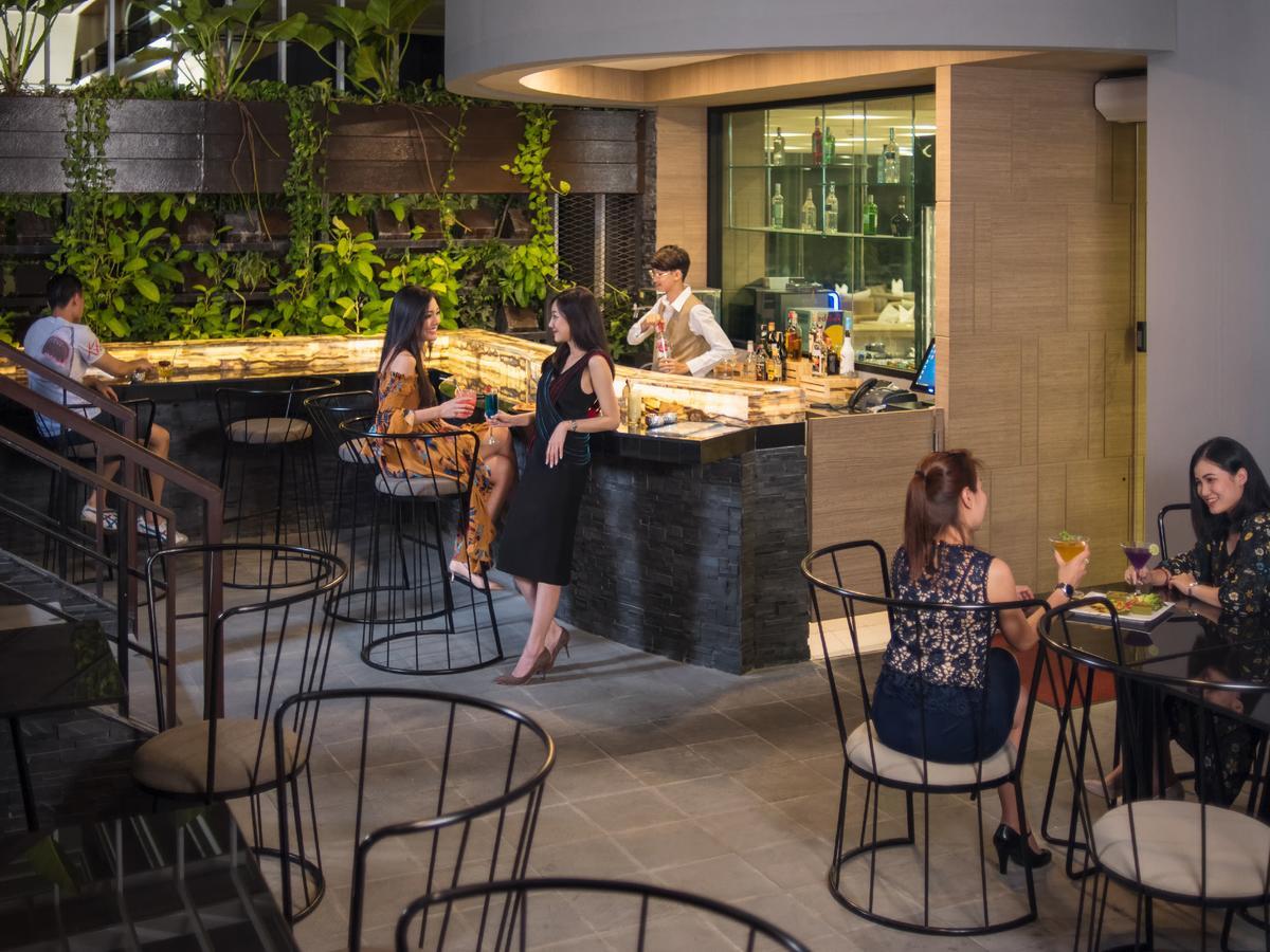 Solitaire Sukhumvit 11 Hotel