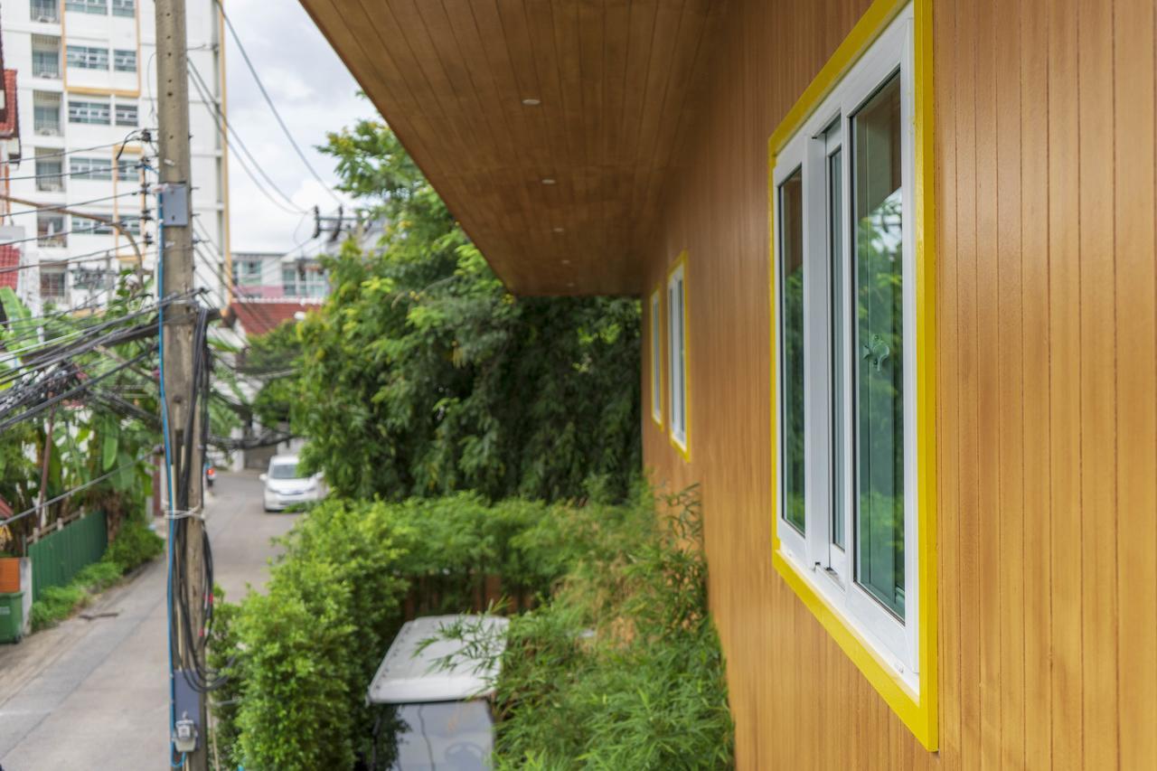 Khách sạn V - Mrt Huai Khwang 3*