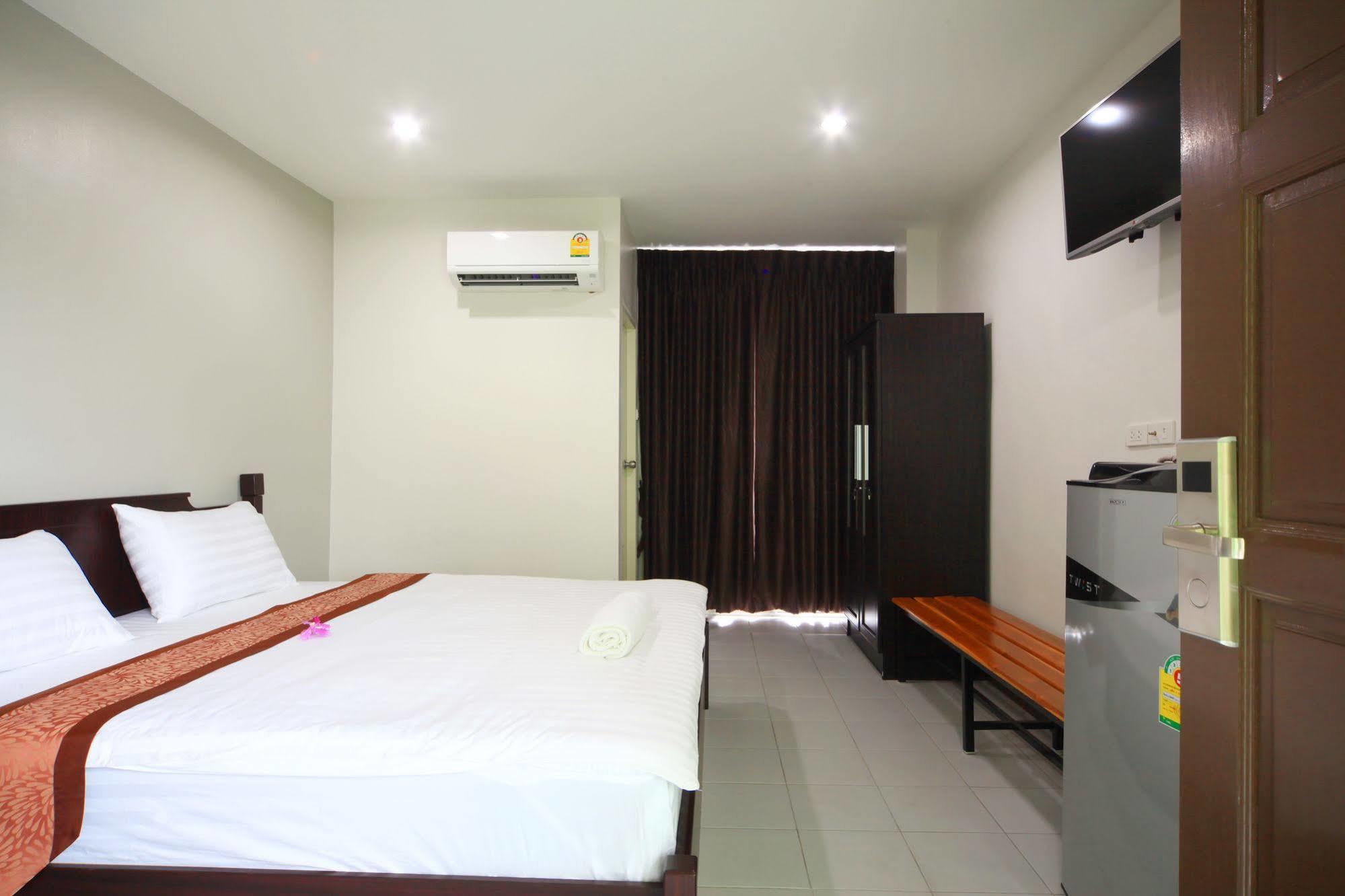Hotel Paragon One 2*
