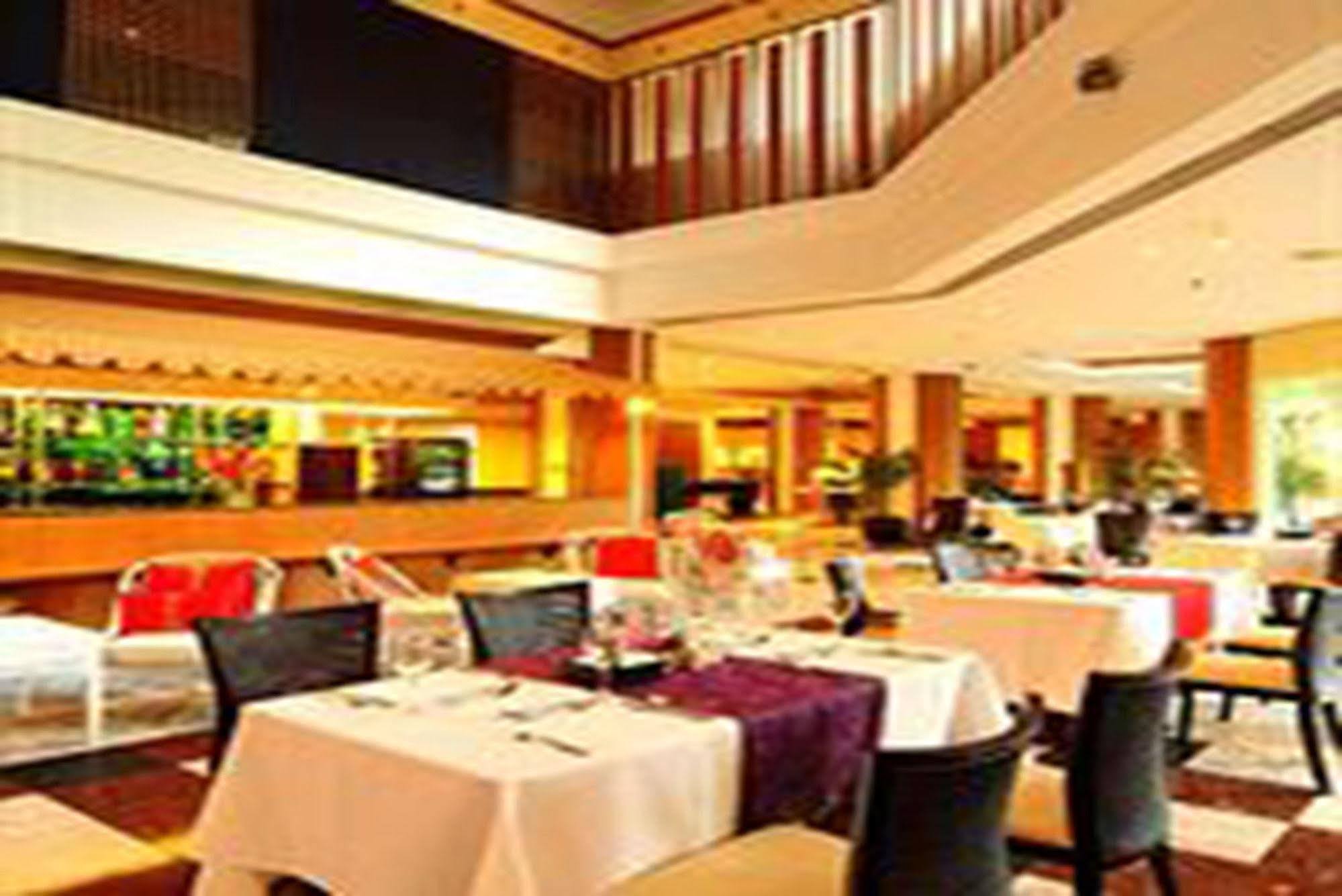 Khách sạn Pantip Bangkok