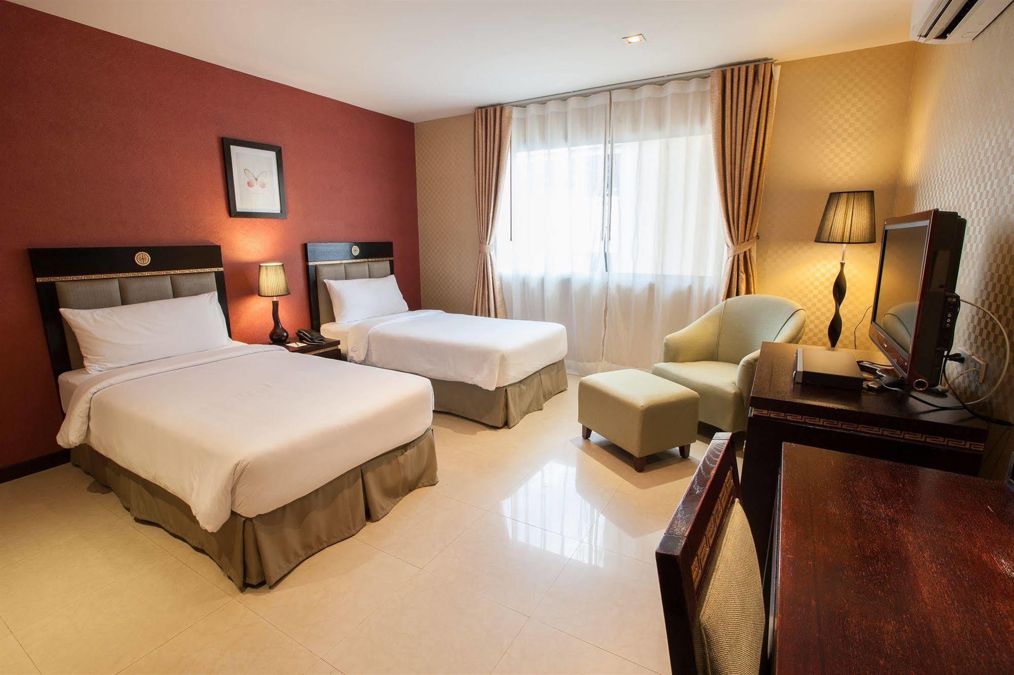 Club Mahindra Mac Boutique