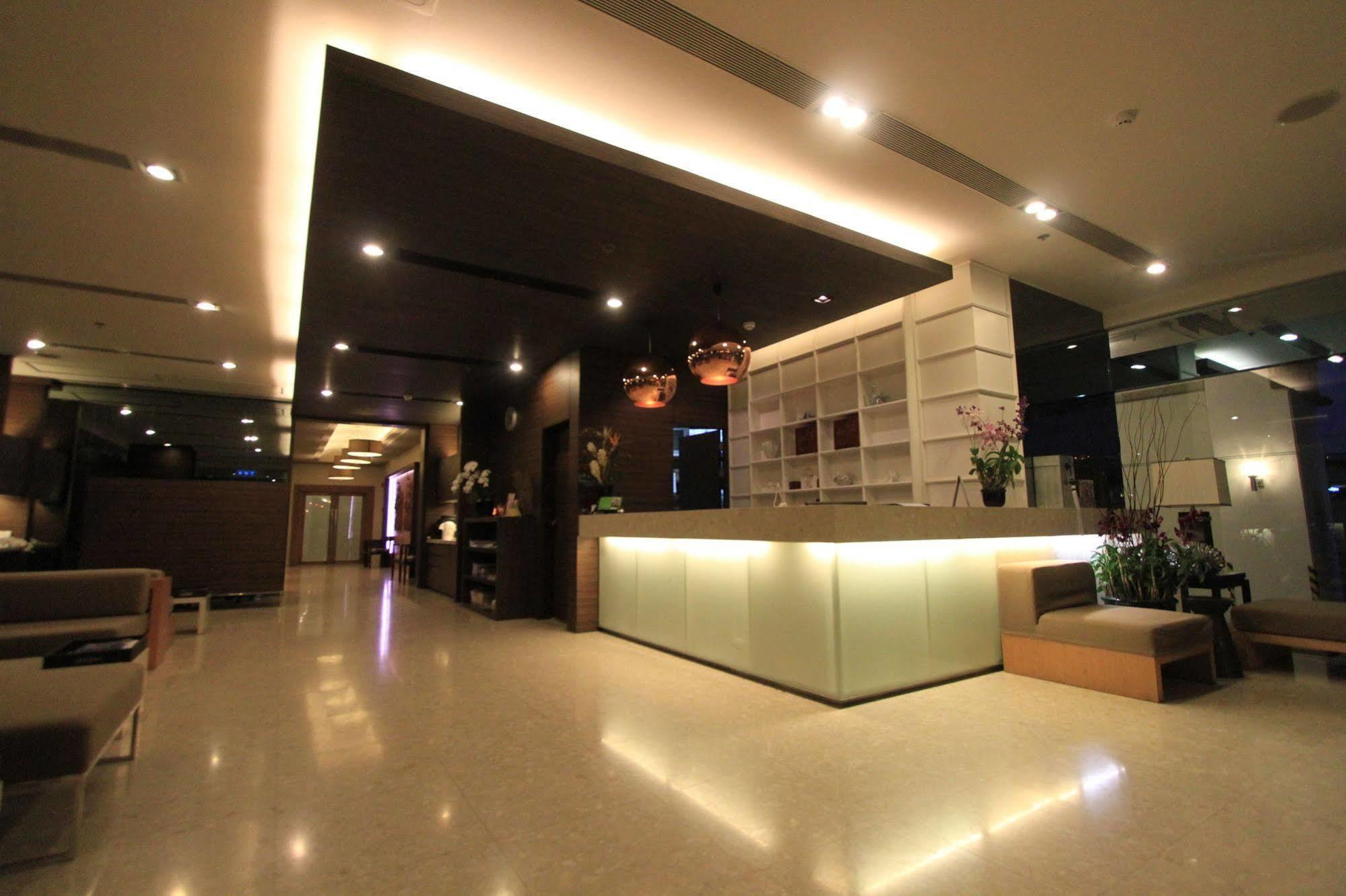 Cnc Residencia Bangkok
