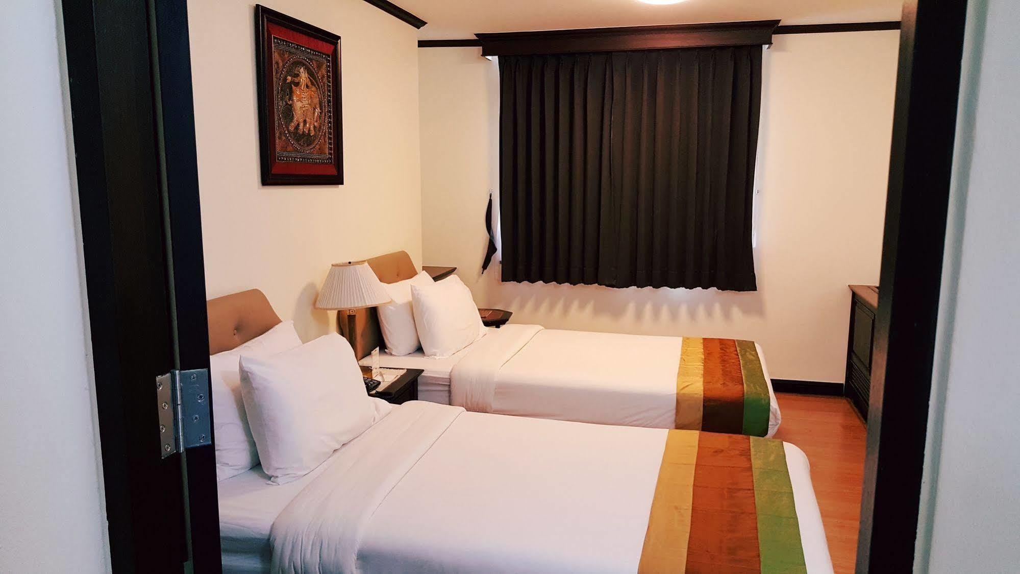 Yellow Ribbon Hills, Boutique Bangkok