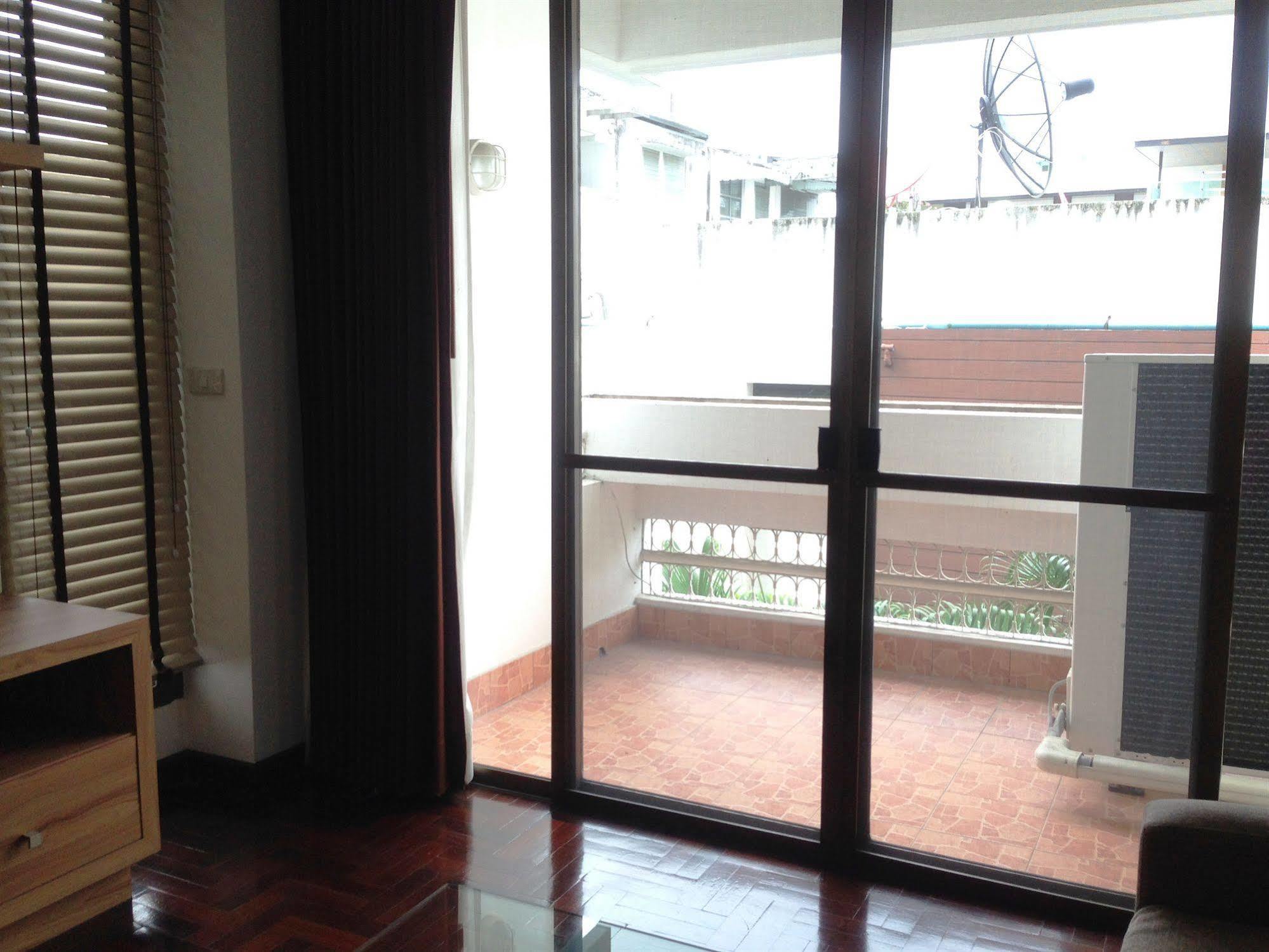 P.t. Court 3*