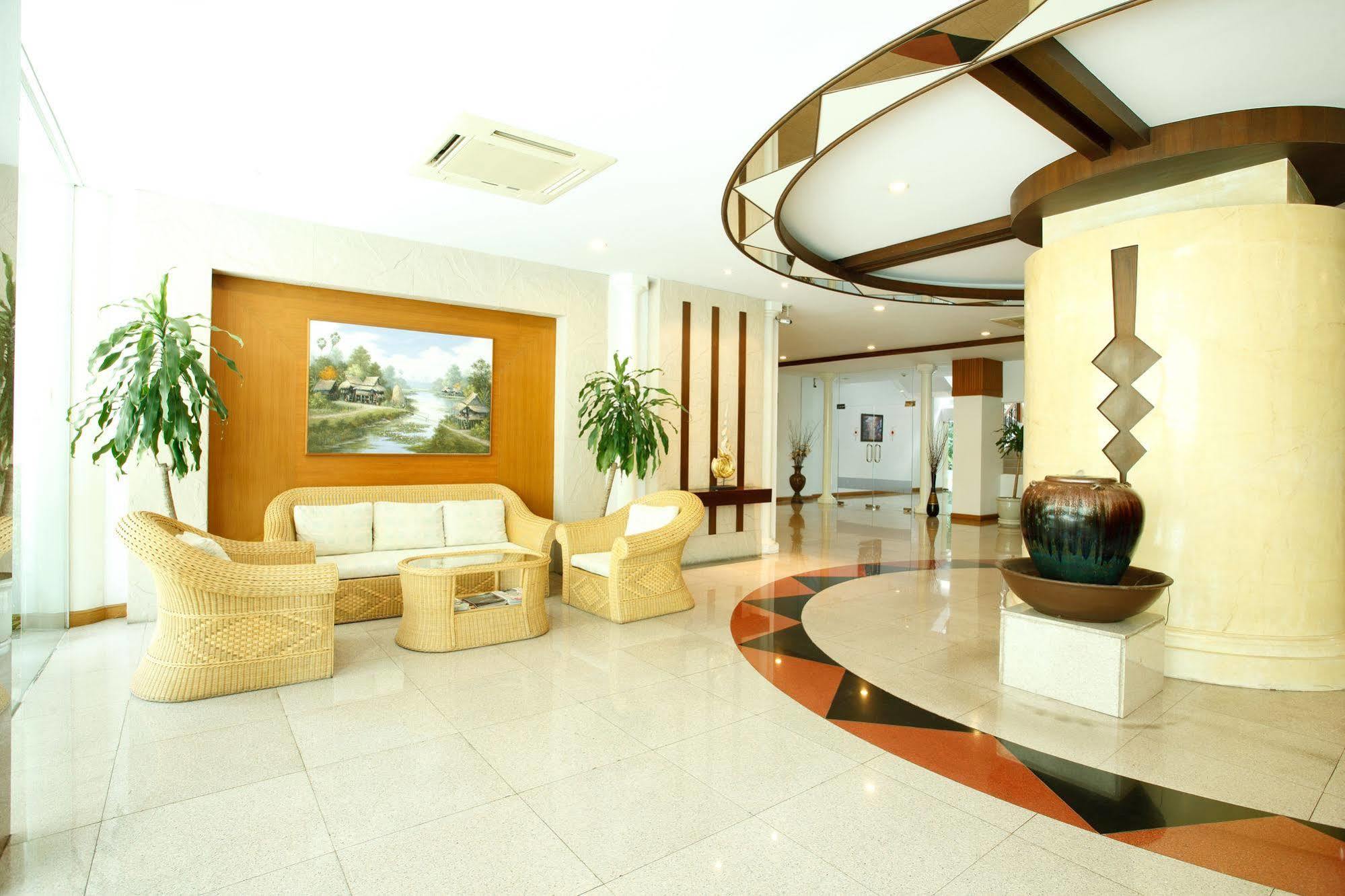 Chaidee Mansion 3*