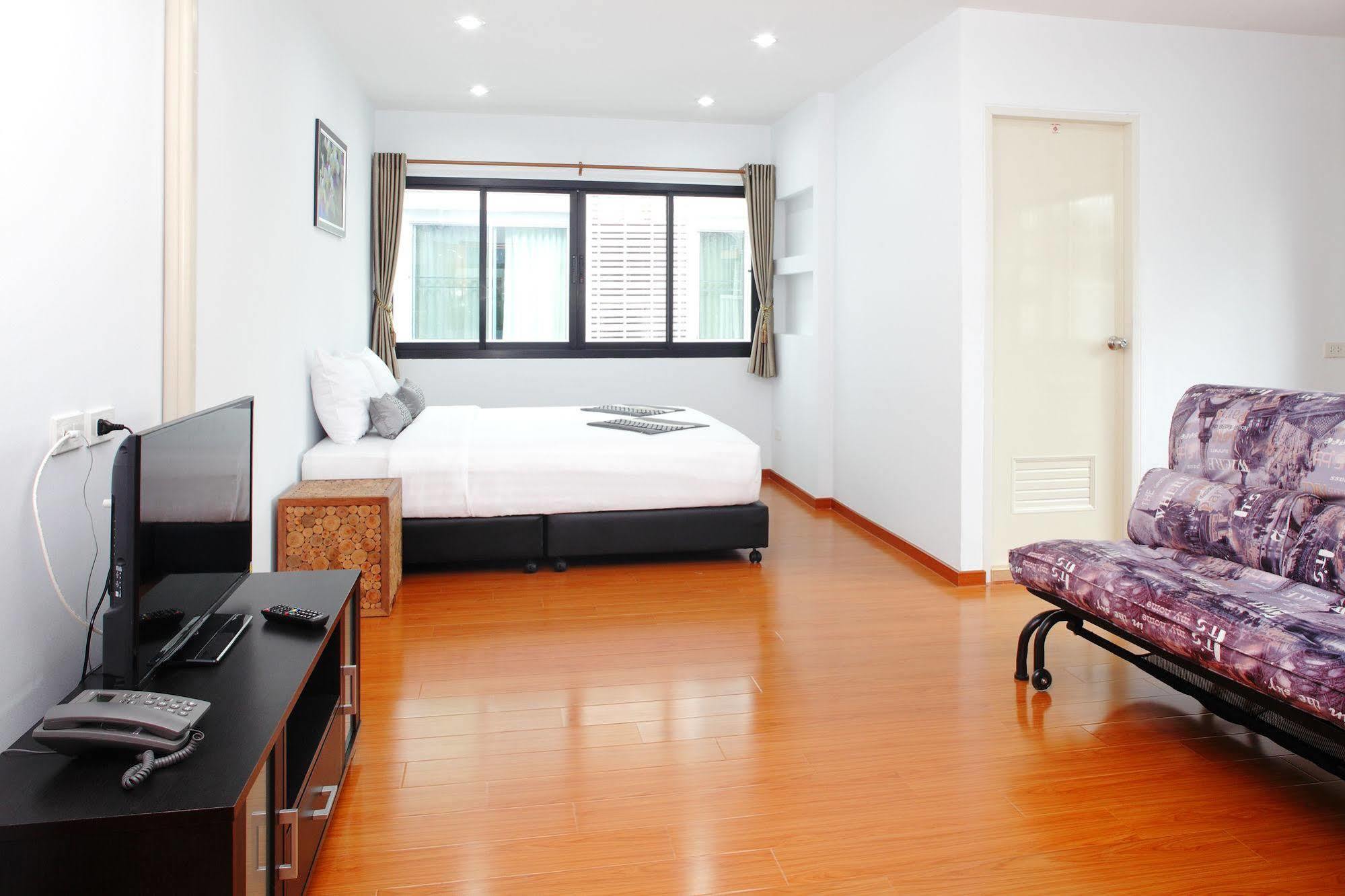 Ostello Double Dd House At Mrt Sutthisarn Bangkok