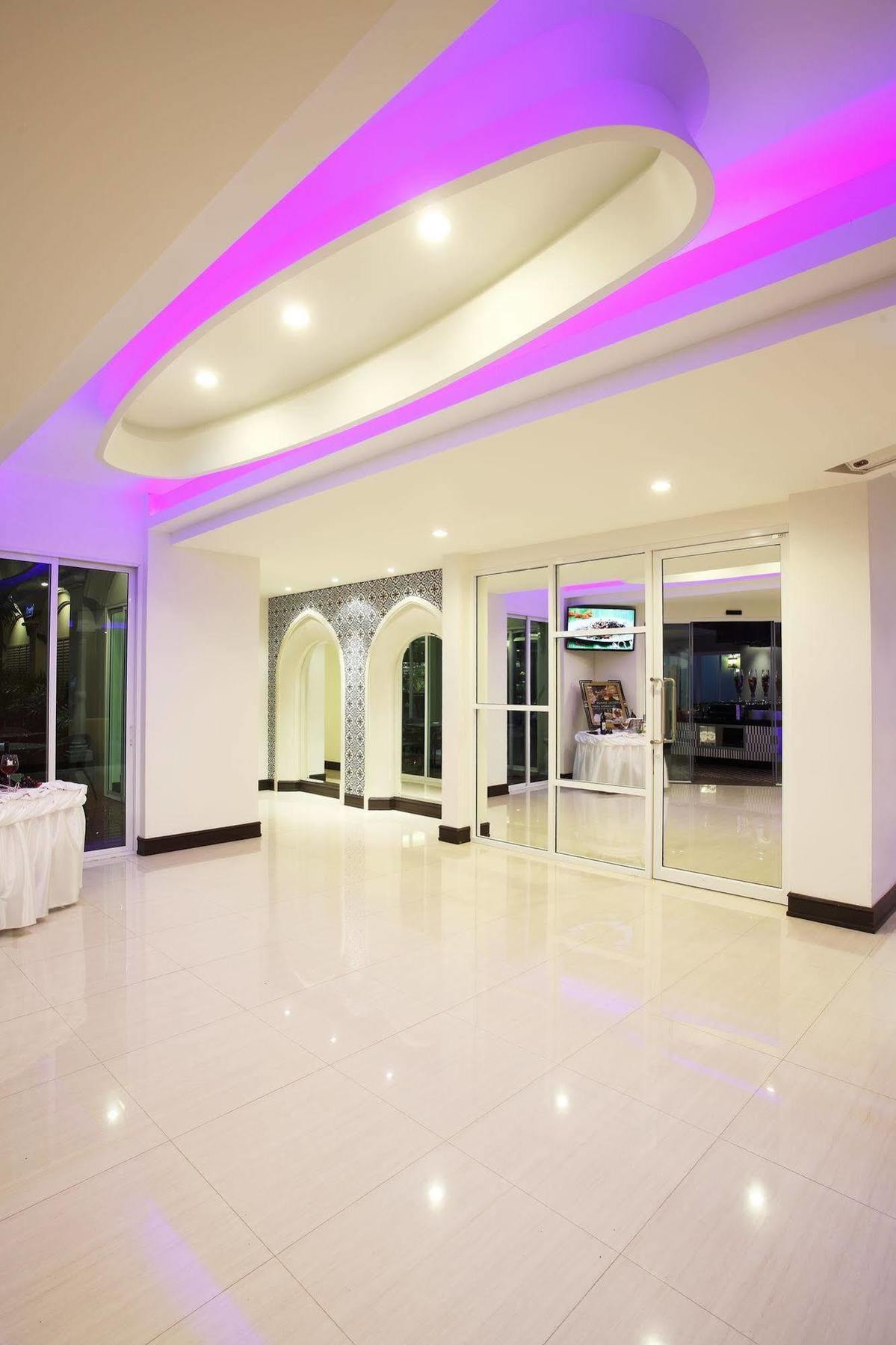 Chillax Hotel 4*
