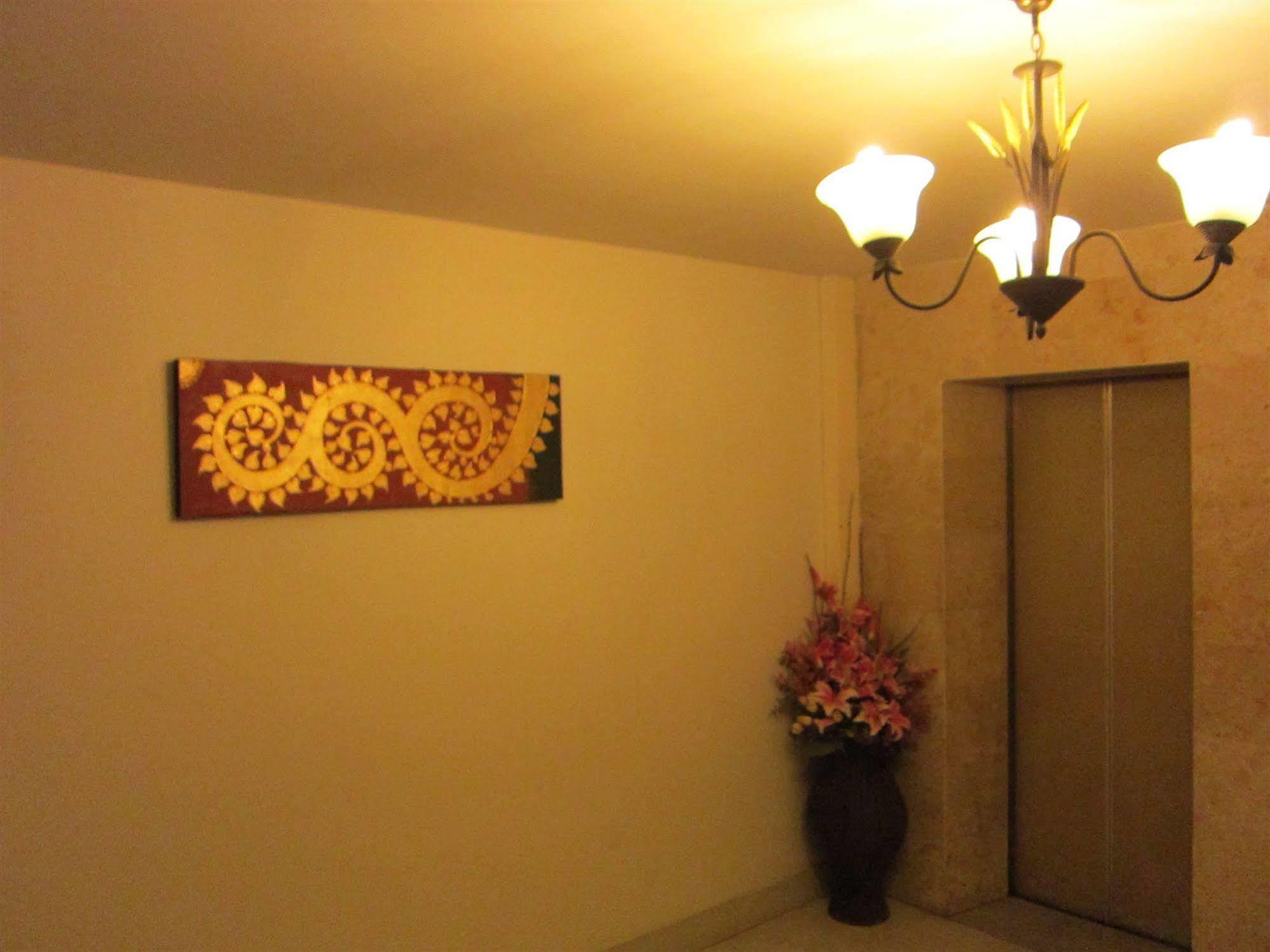 Galleria@subway Apartment