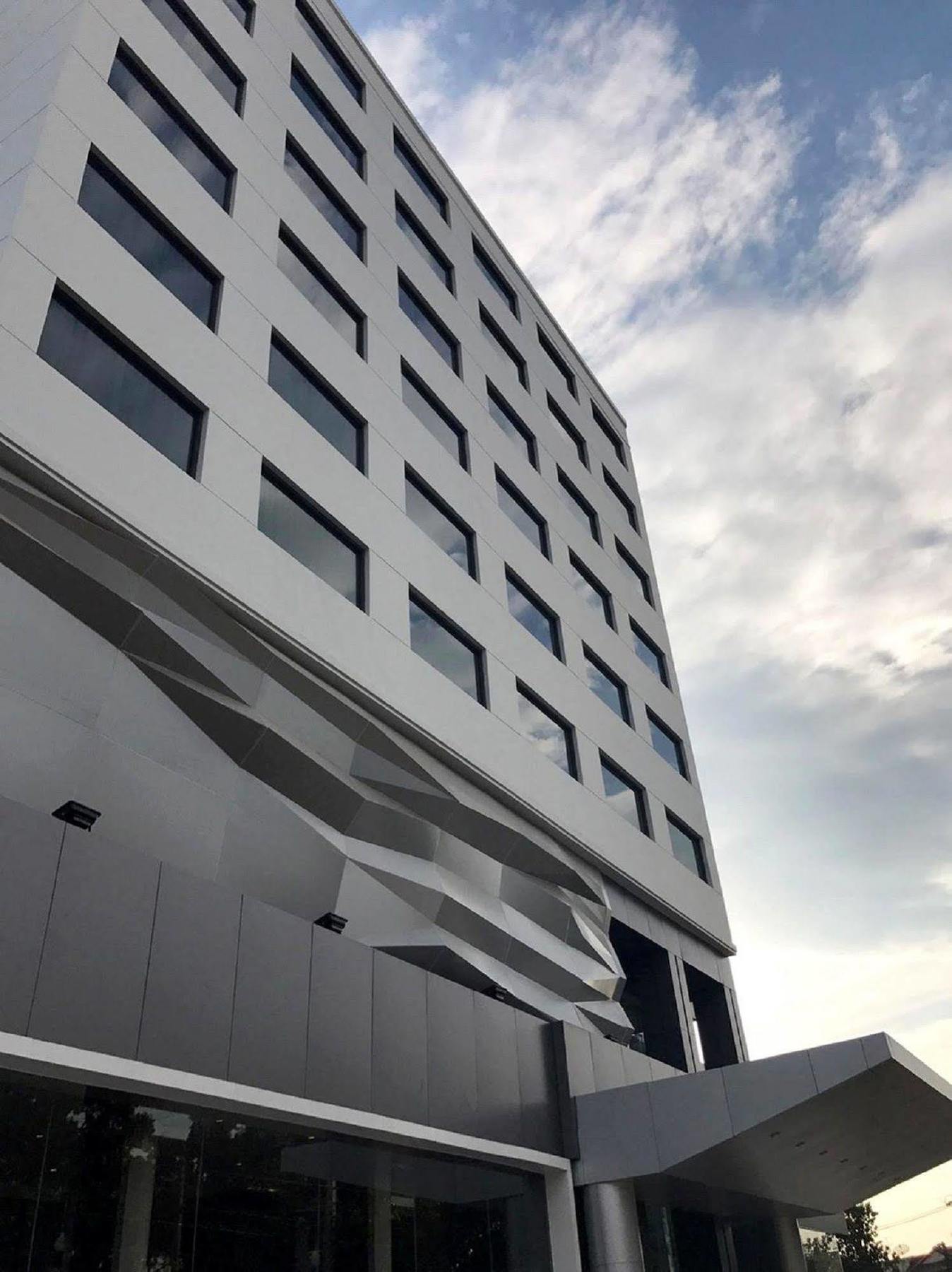 Louis Tavern Hotell 3*