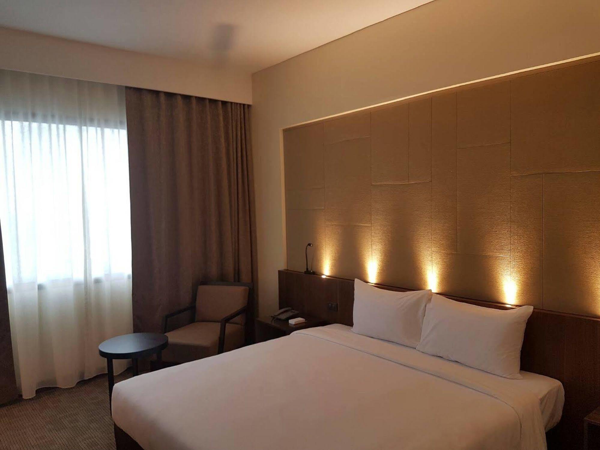 Hotell Louis Tavern Bangkok