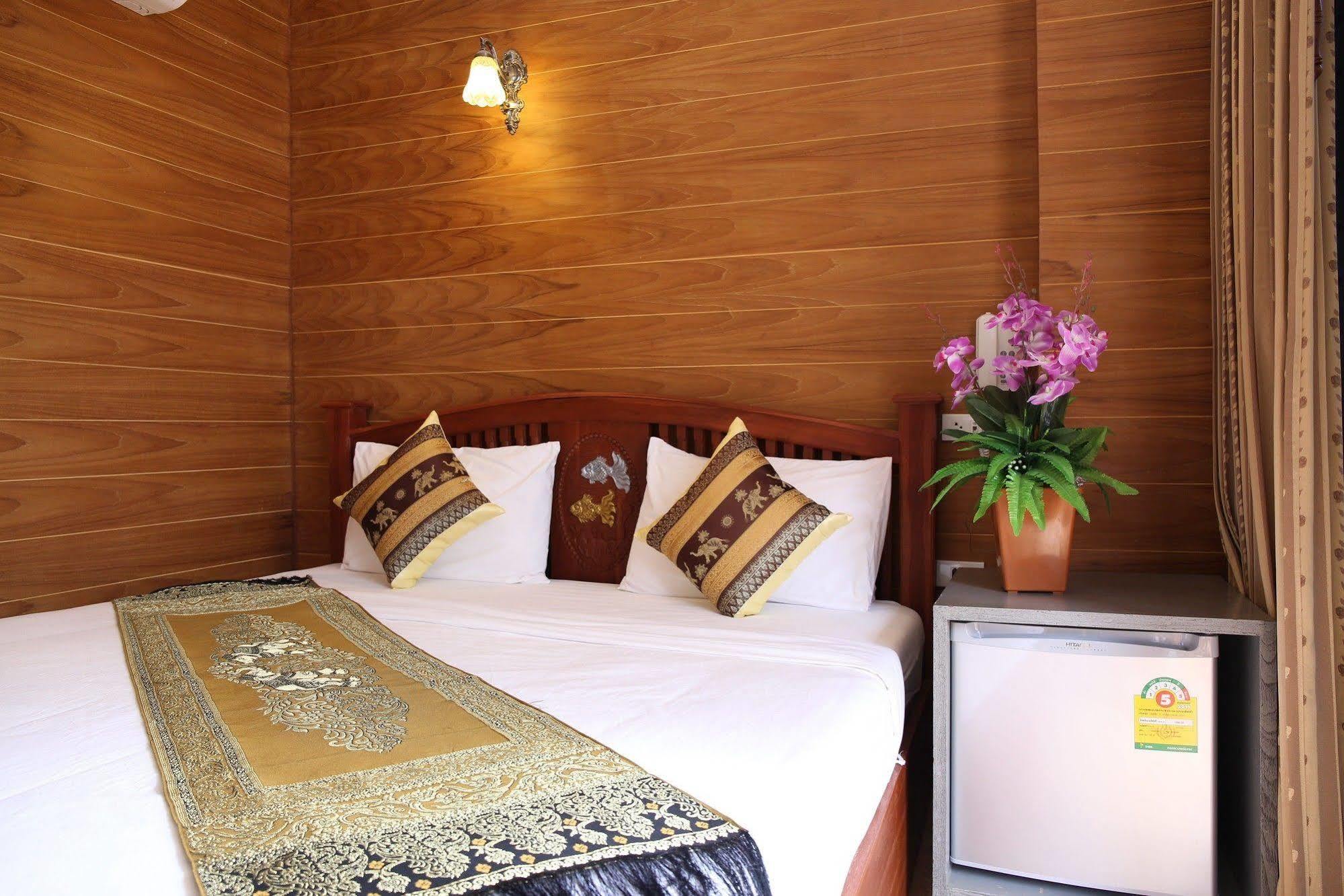 Penginapan Tanee Place 3*