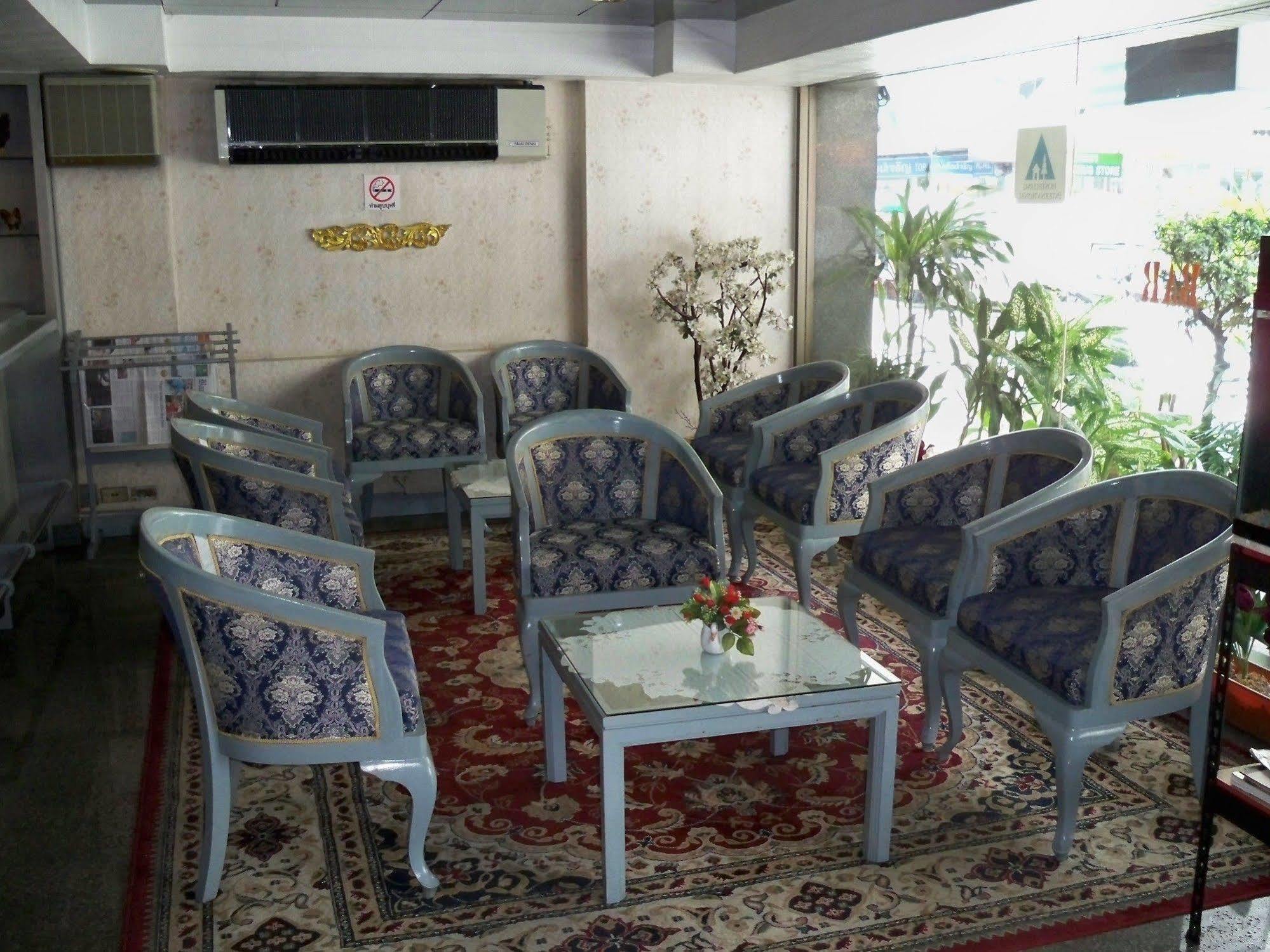 Far East Inn 2*
