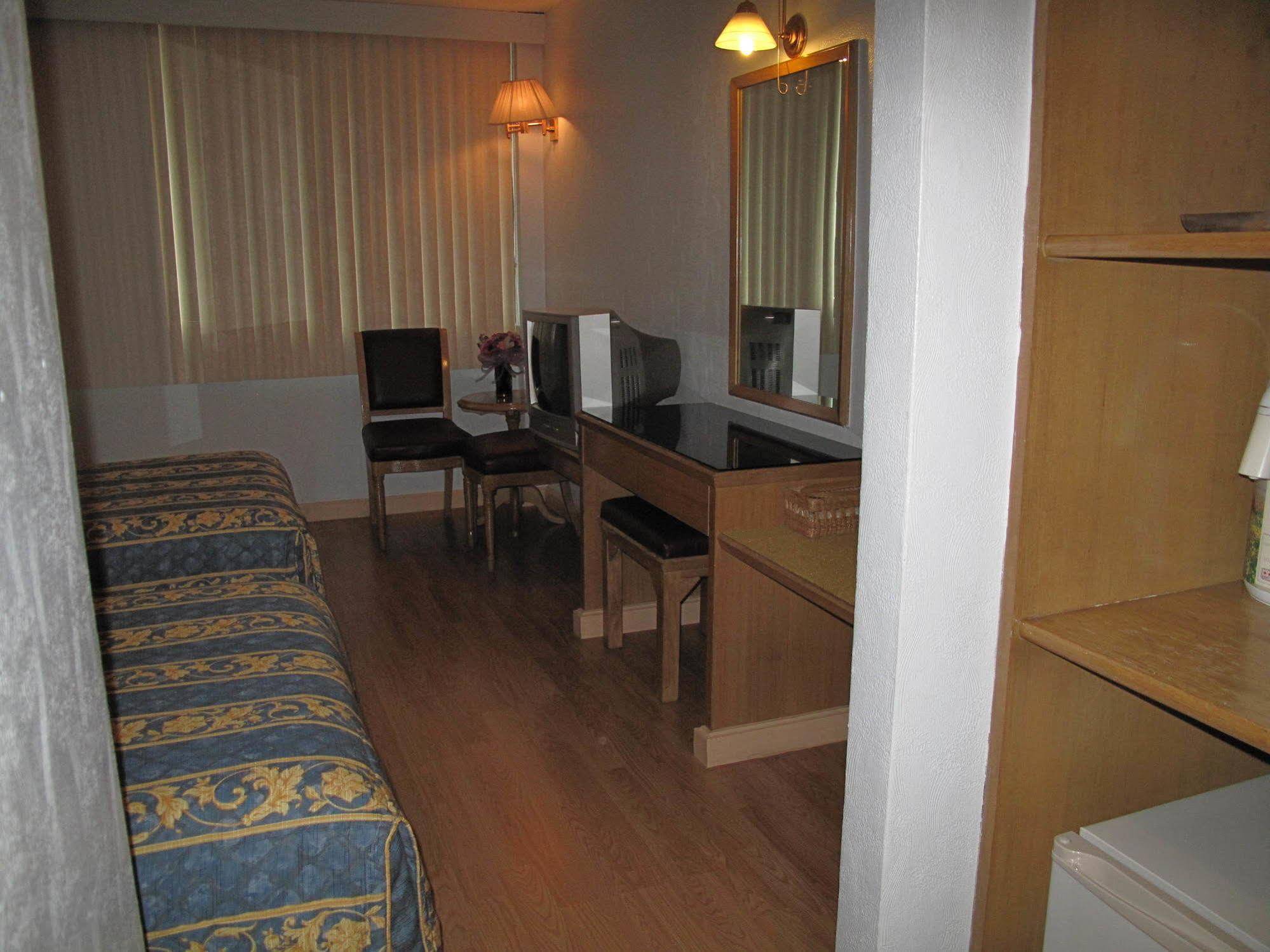 Inn Far East 2*