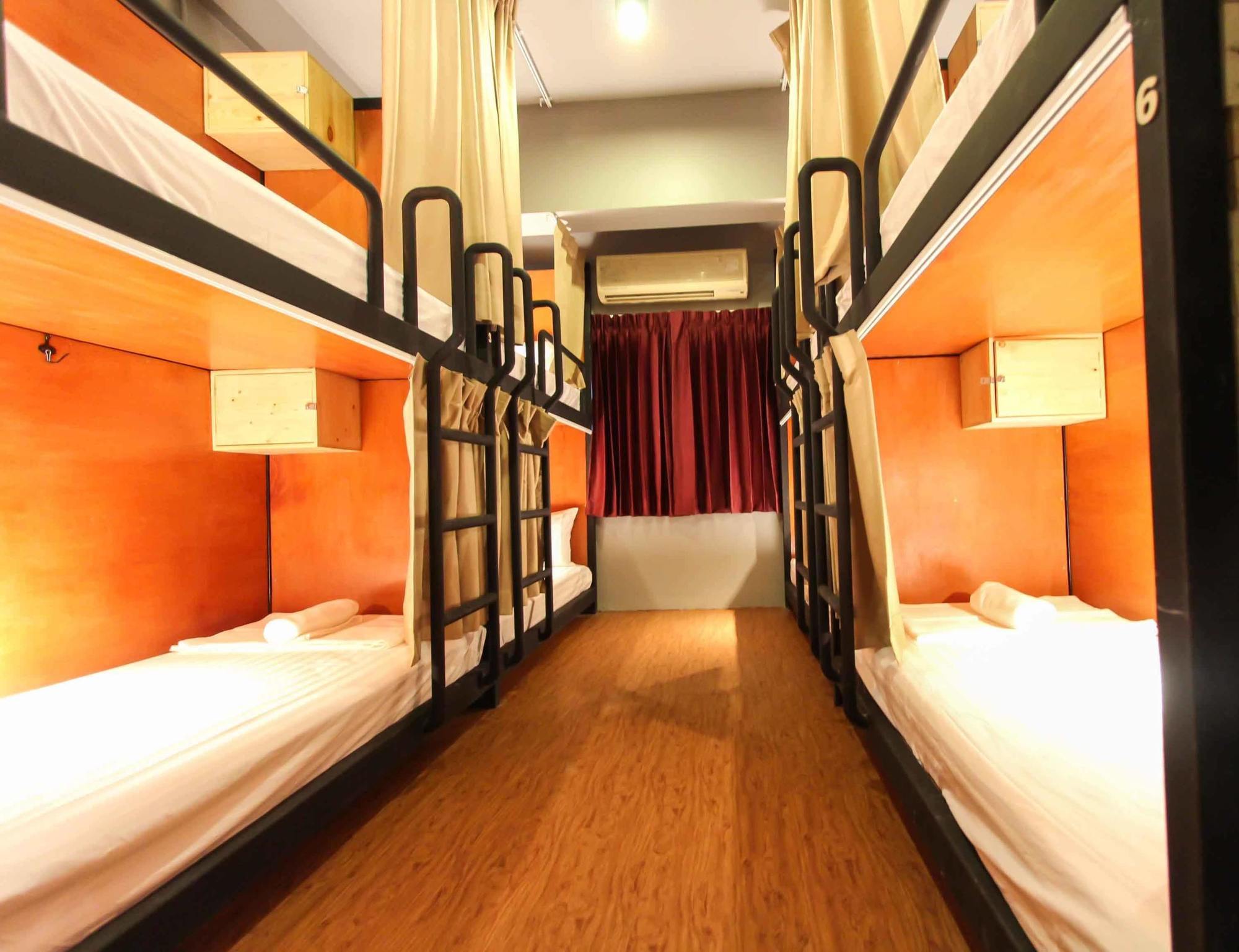 Hostal Thonglor Travellers And Cafe