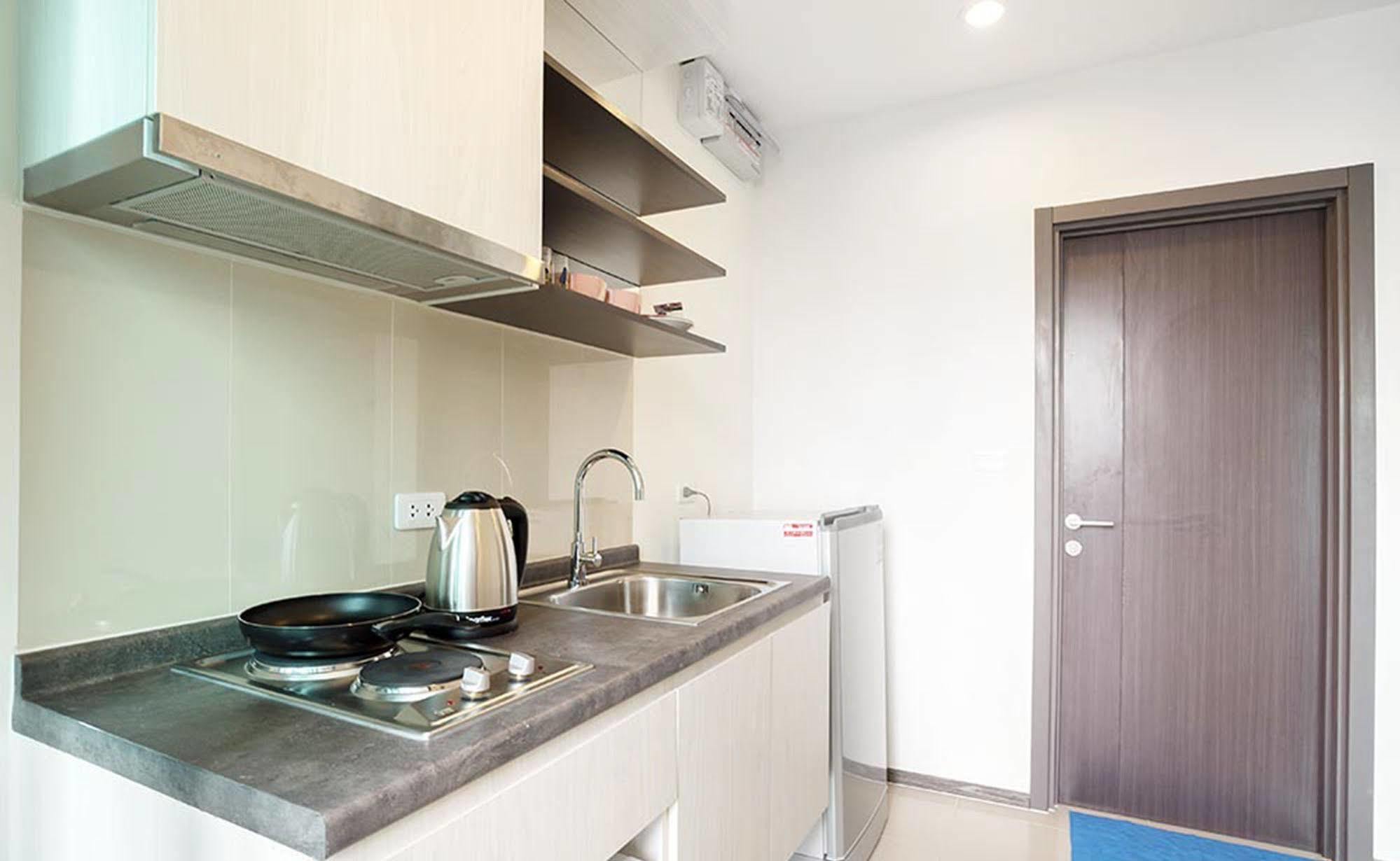 The Base Park West By Favstay Hotel Bangkok