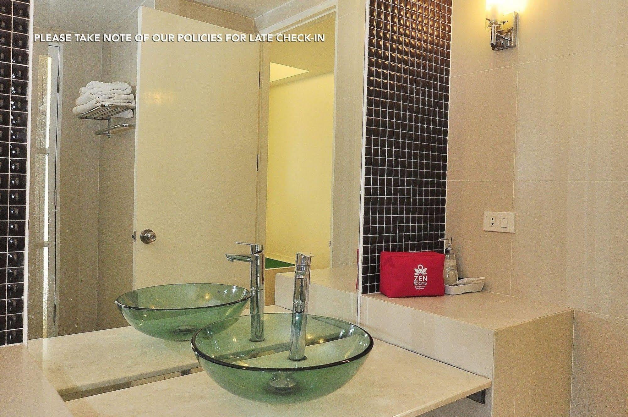 Zen Rooms Panurangsri Bangkok