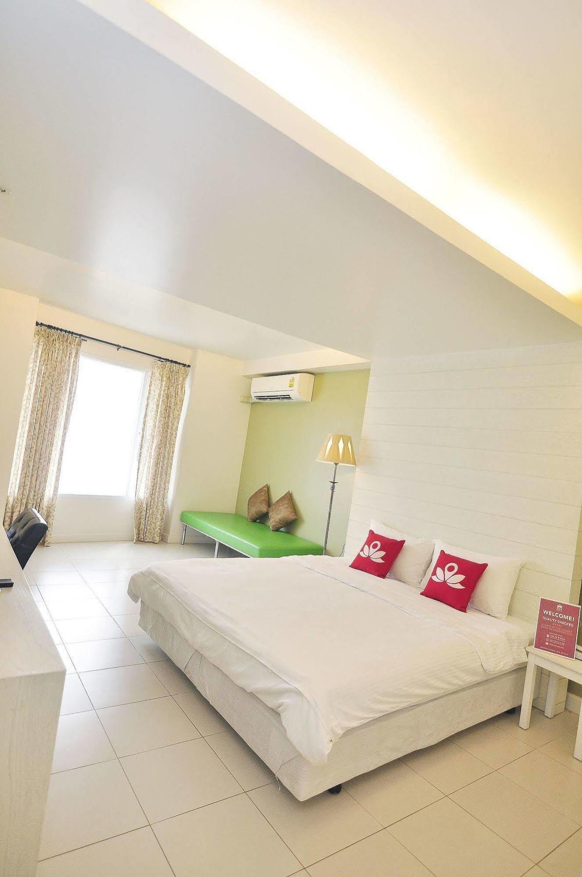 Hotel Zen Rooms Panurangsri