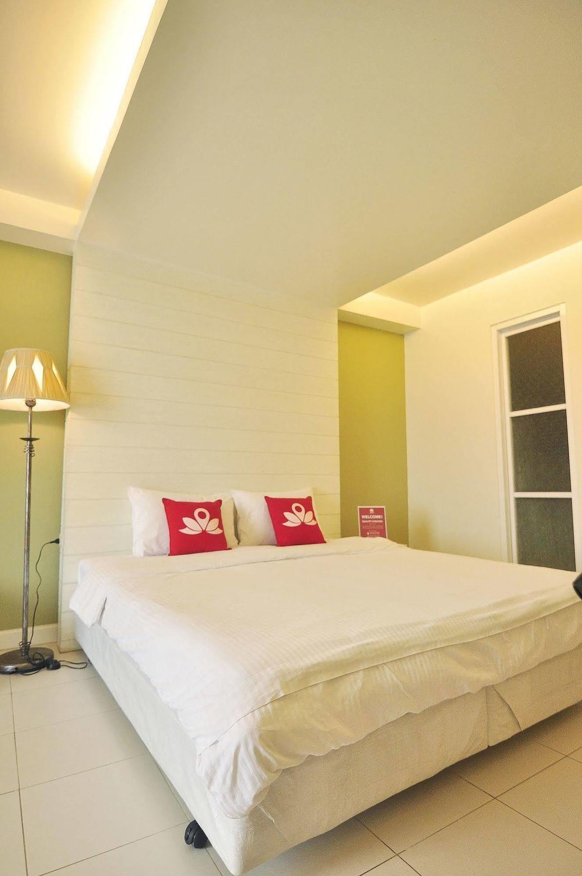 Zen Rooms Panurangsri Hotel