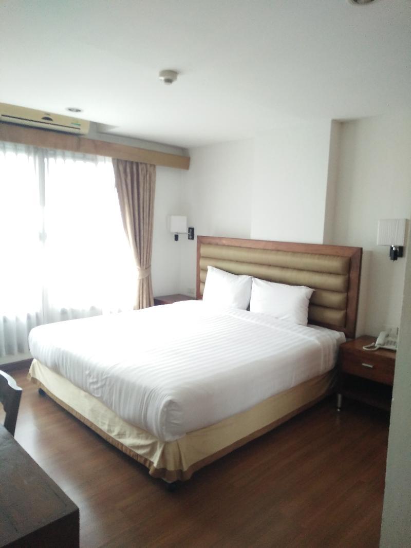 Lasalle Y Hotel 3*