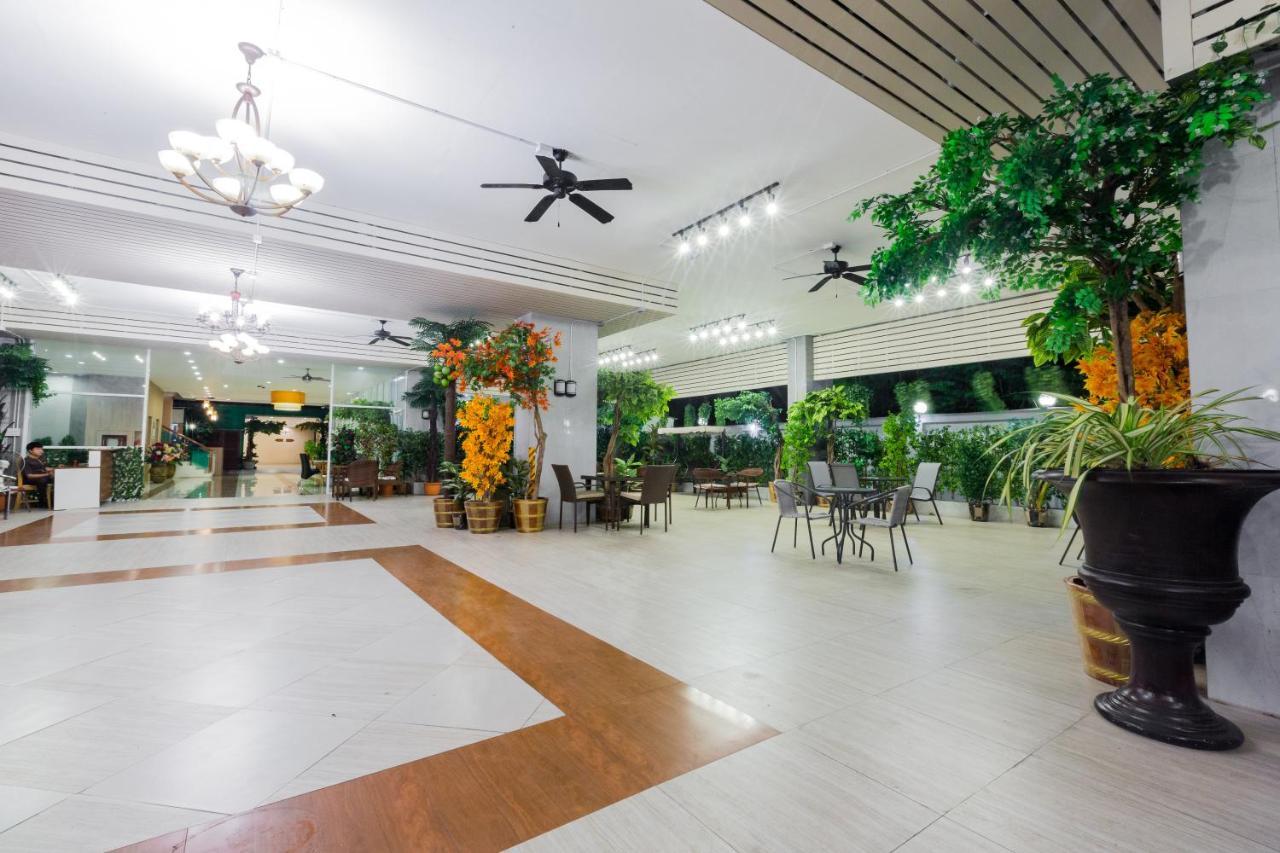 Three Seasons Hotel