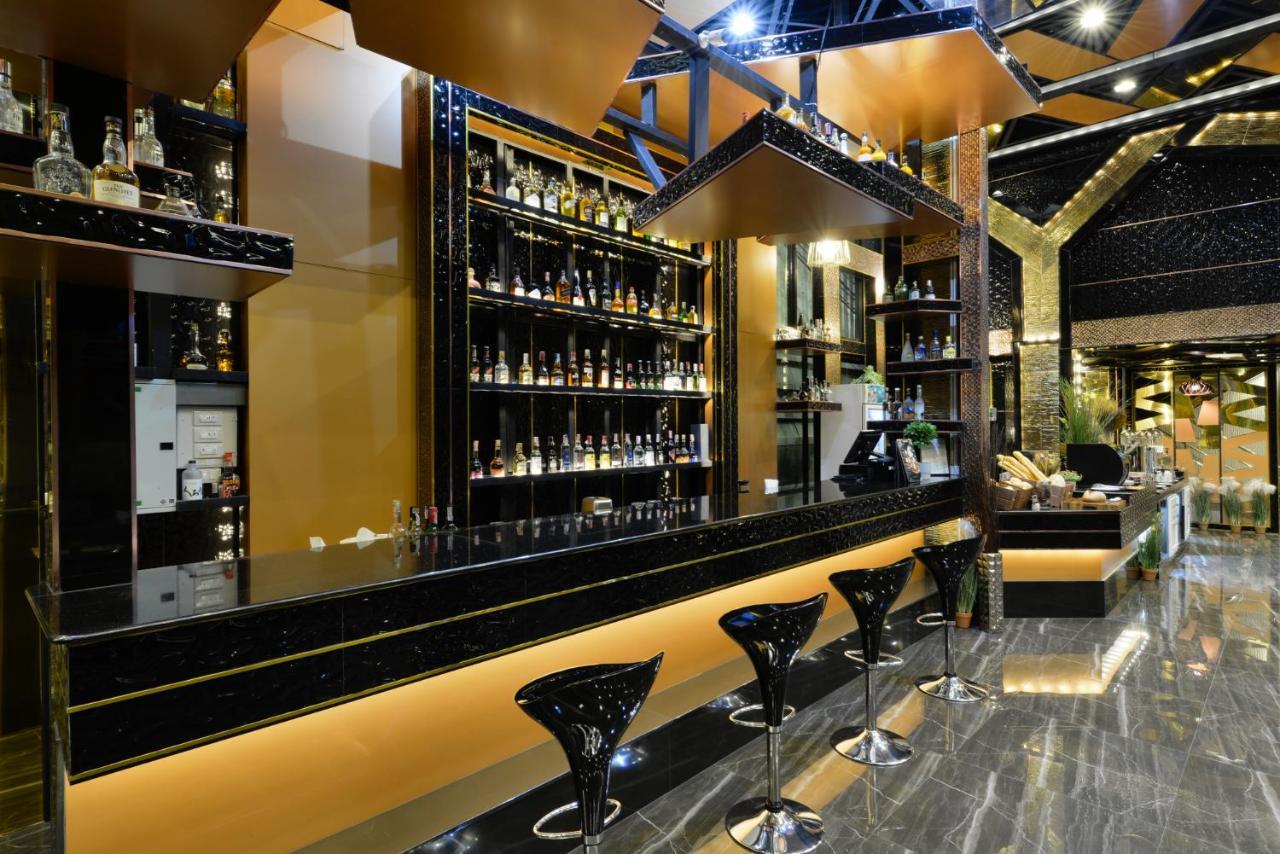 The Breton Hotel Media 4* Bangkok