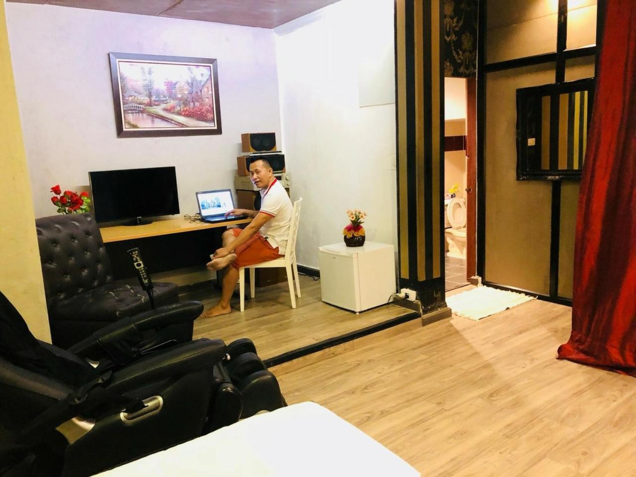 First 1 Boutique At Sukhumvit 1