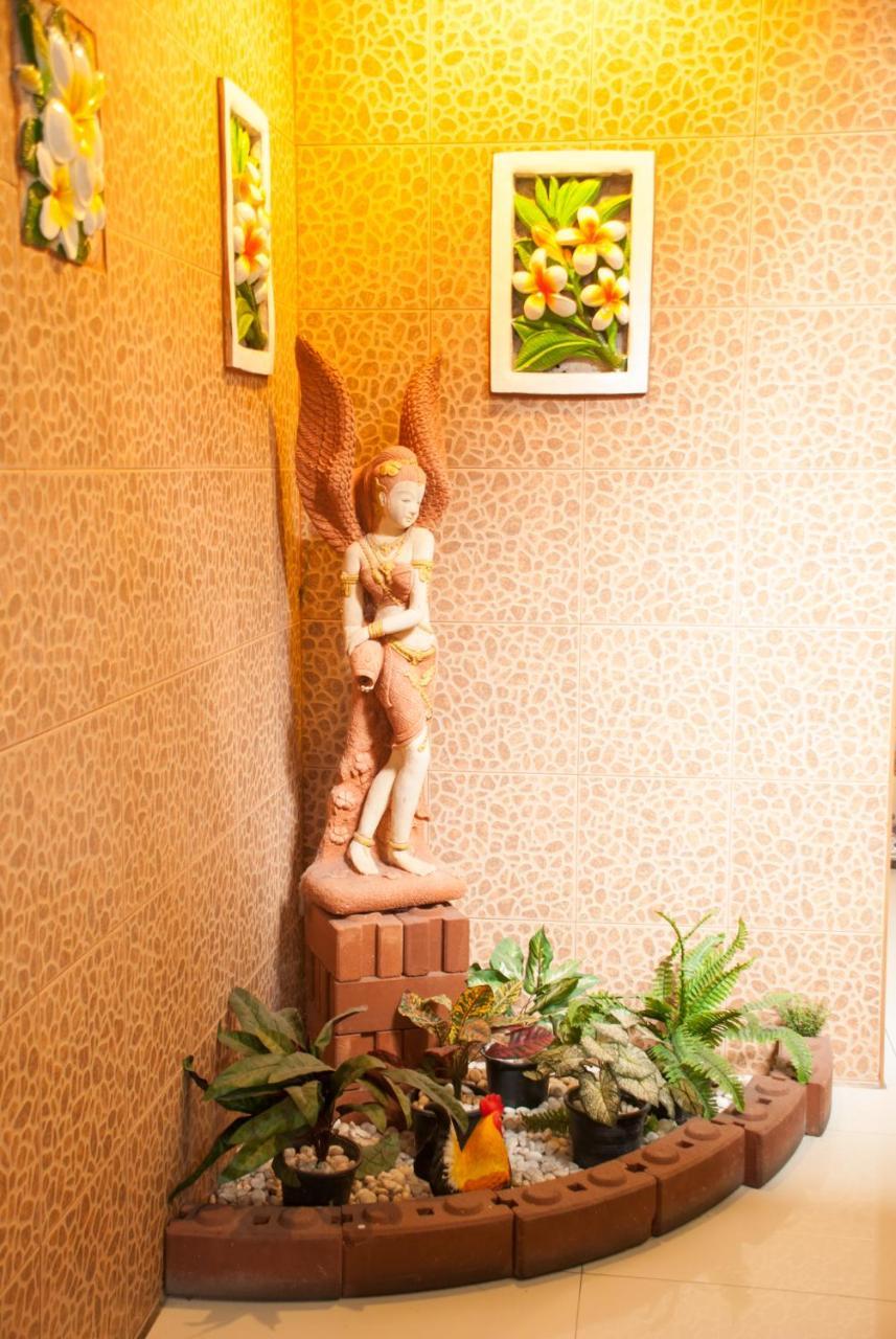 Thaiphiphat House Guest house