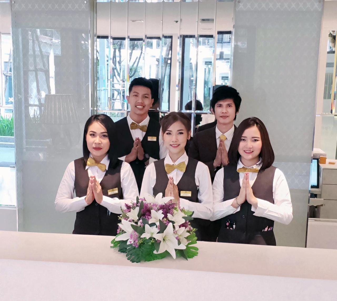 Midtown Khách sạn