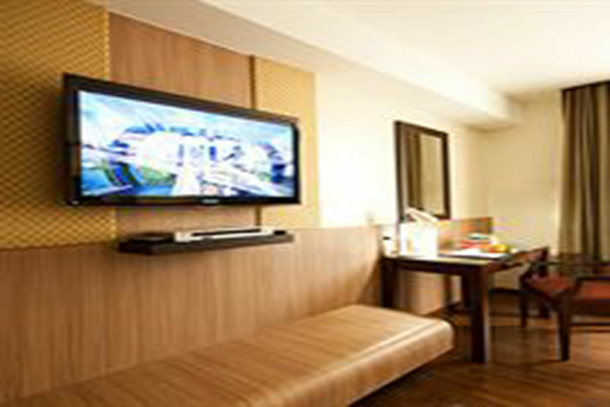 Dynasty Grande 4* Bangkok