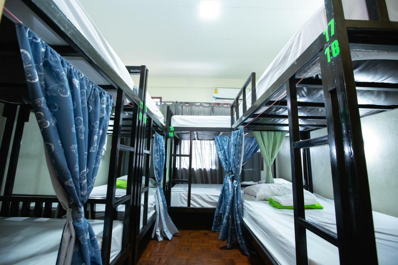 Hostel The Bridge *