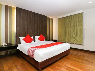 Bally Silom 3*