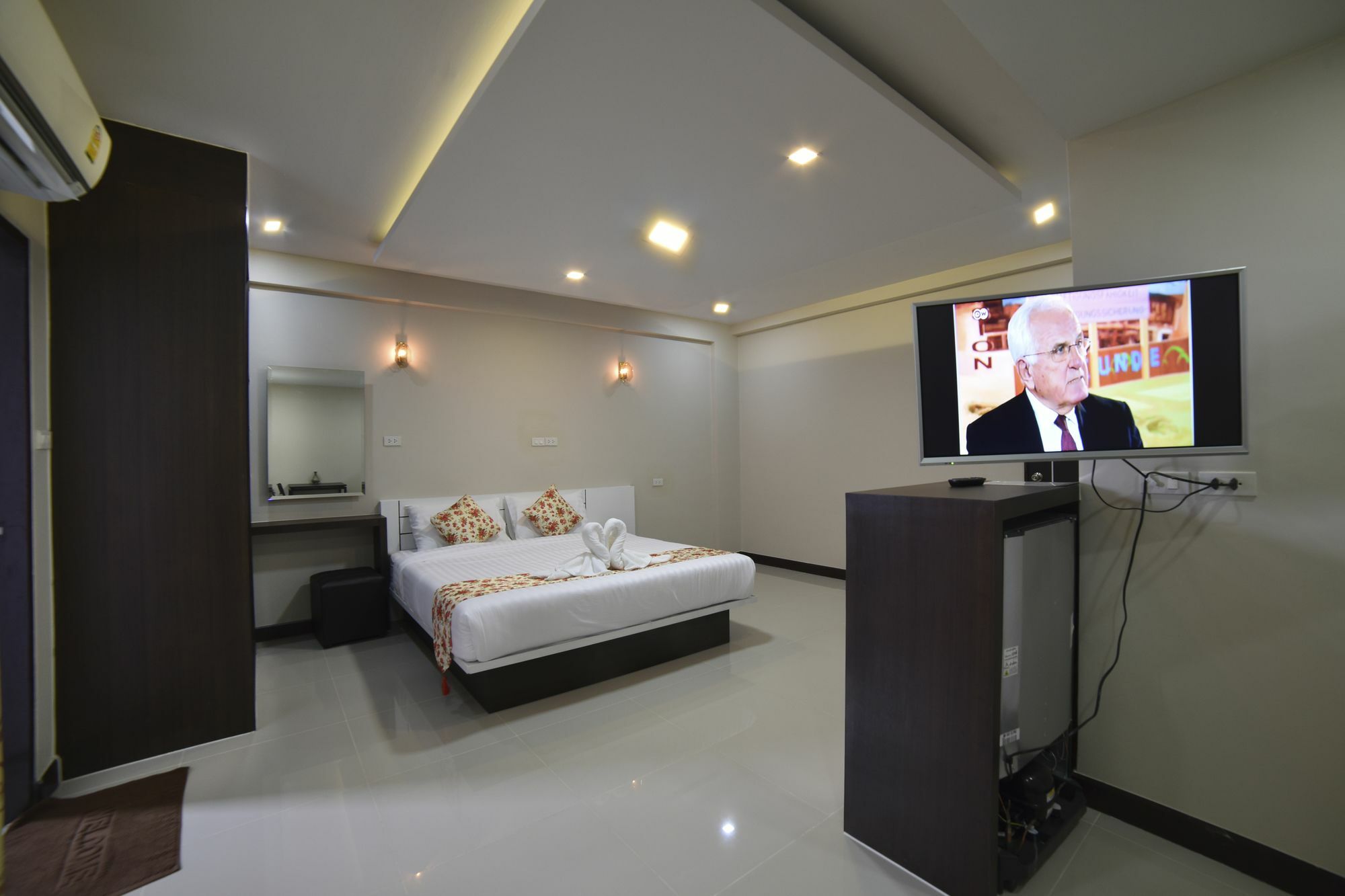 Gold Airport Hotel 3*