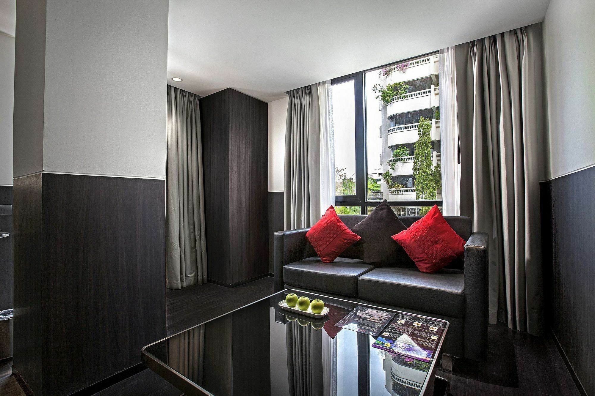 Galleria 12 Sukhumvit By Compass Hospitality Khách sạn 4*
