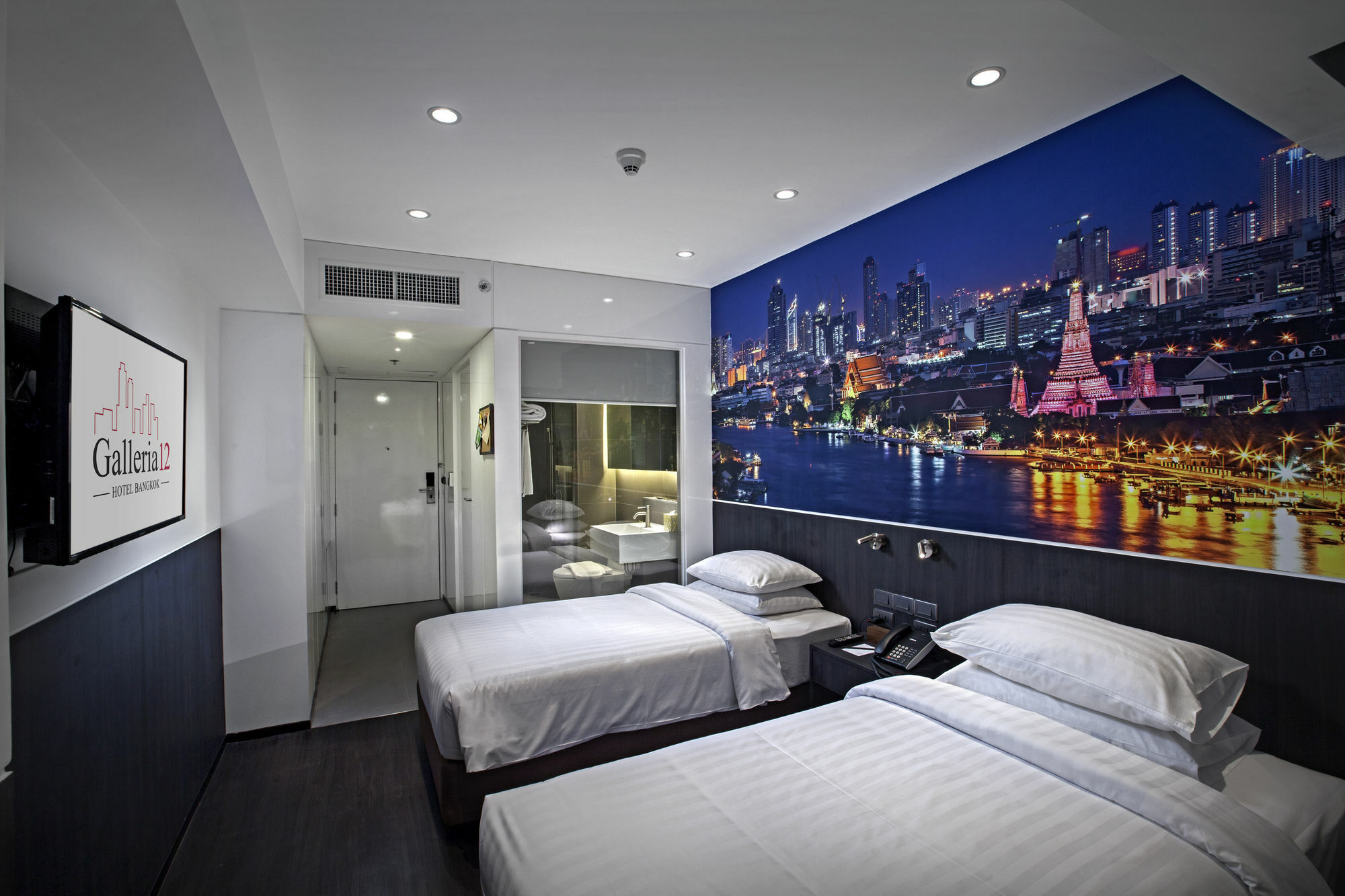 Galleria 12 Sukhumvit By Compass Hospitality Khách sạn Bangkok