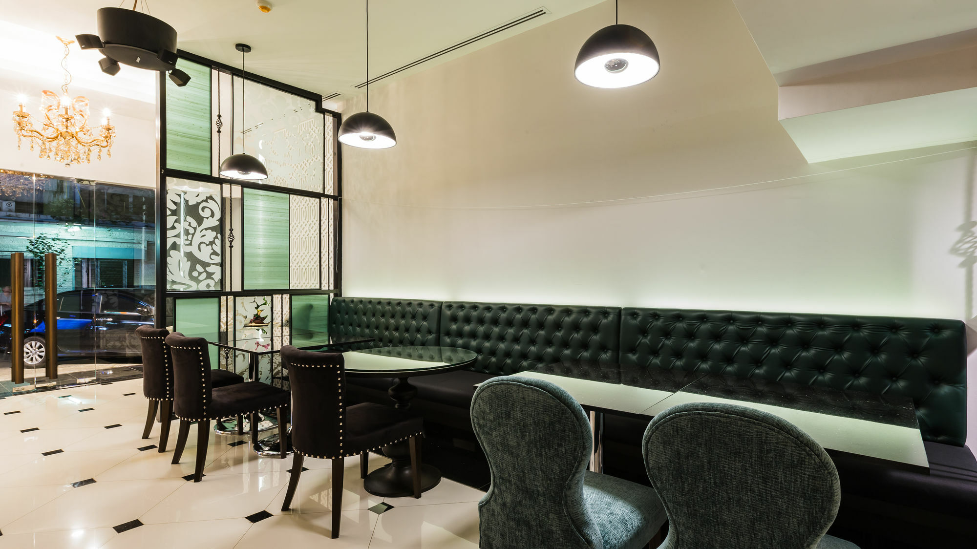 The Fah Silom Hotell