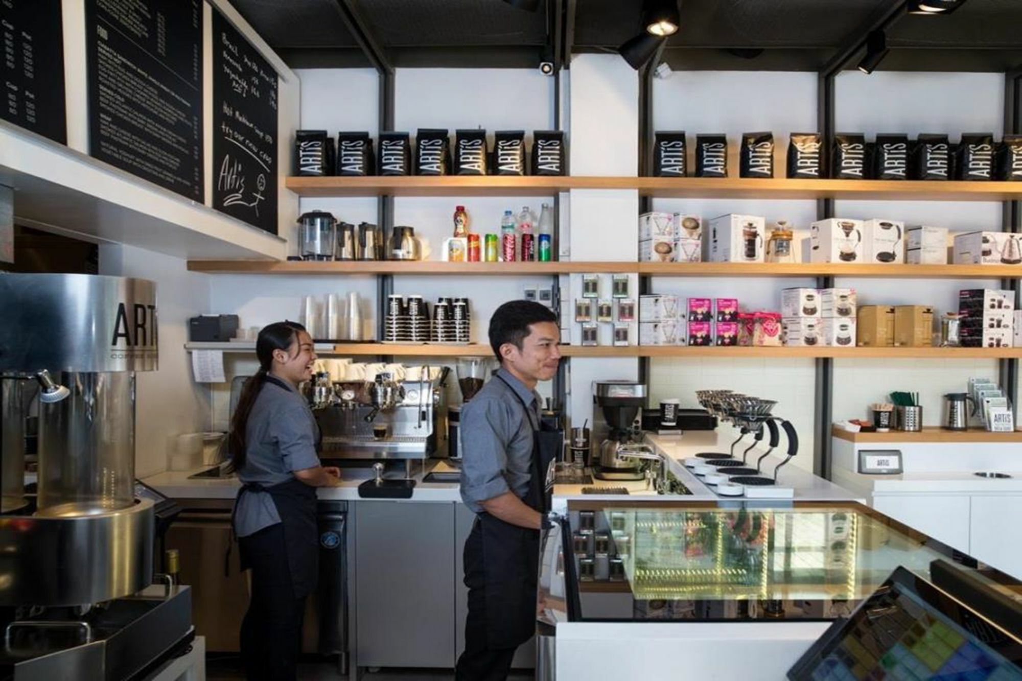 Khách sạn White House Asoke Sukhumvit 18