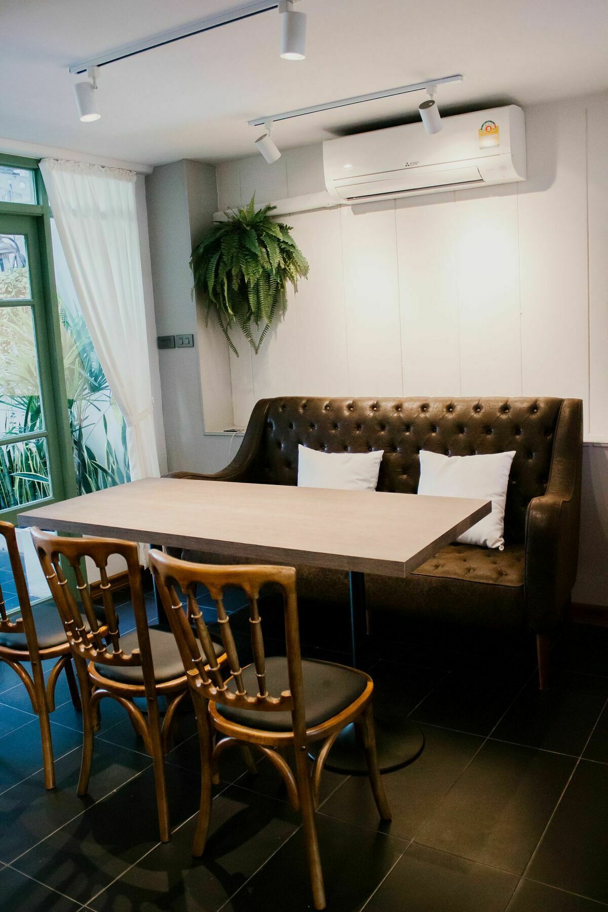 Nhà trọ Weeping Willow Sukhumvit 26