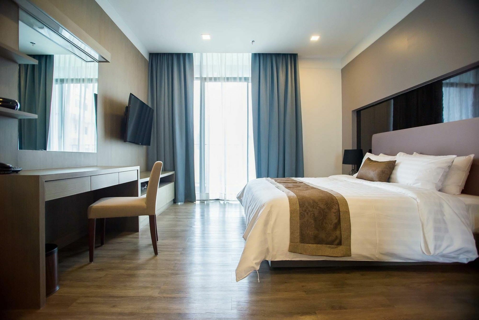 Metropolis Bangkok, Tapestry Collection By Hilton Bangkok