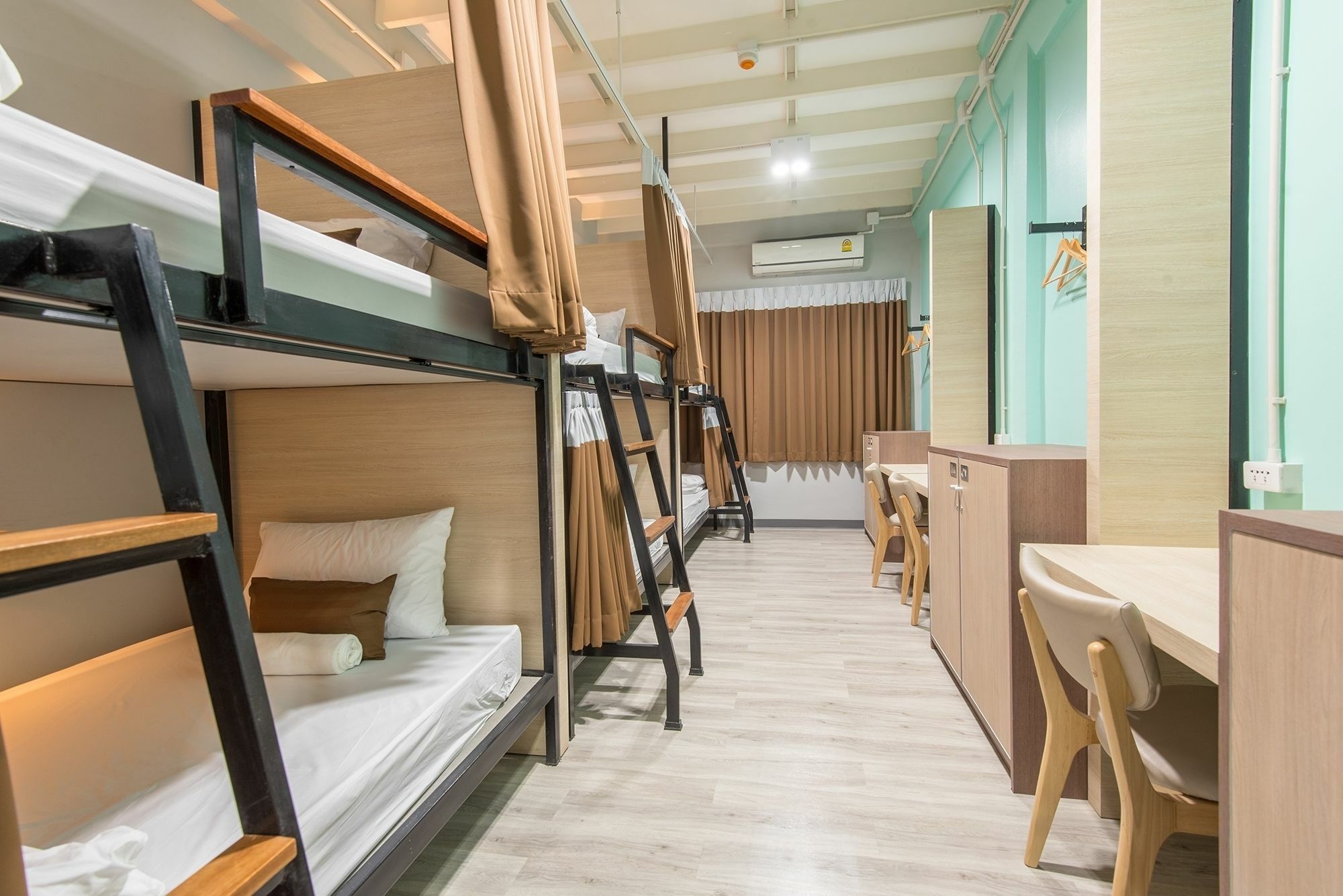 Siam Stadium Hostal *