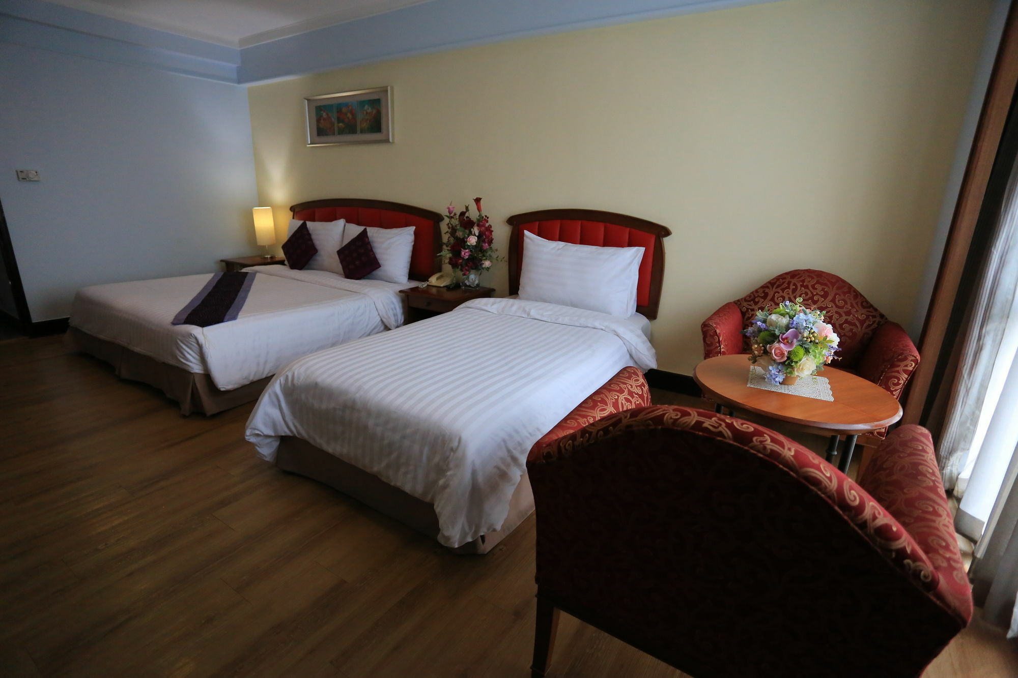 Karnmanee Palace Hotel