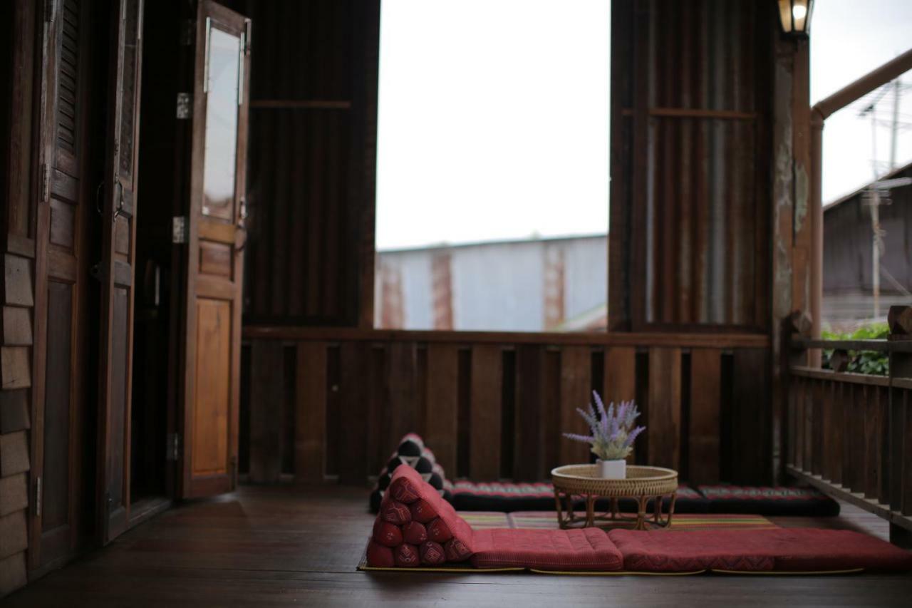 274 Bed And Brews Guest house Bangkok