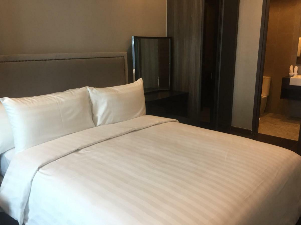 Ariva C Ekkamai * Bangkok