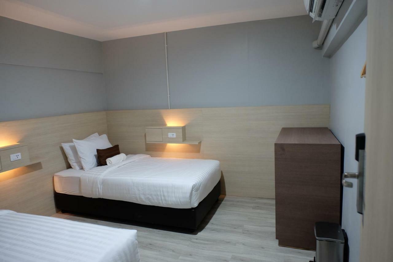 Hostal Siam Stadium