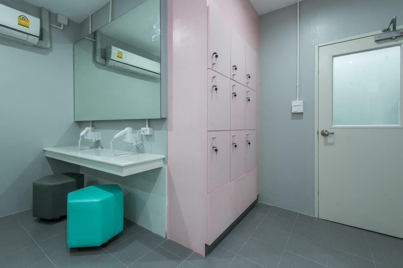 Siam Stadium Hostal